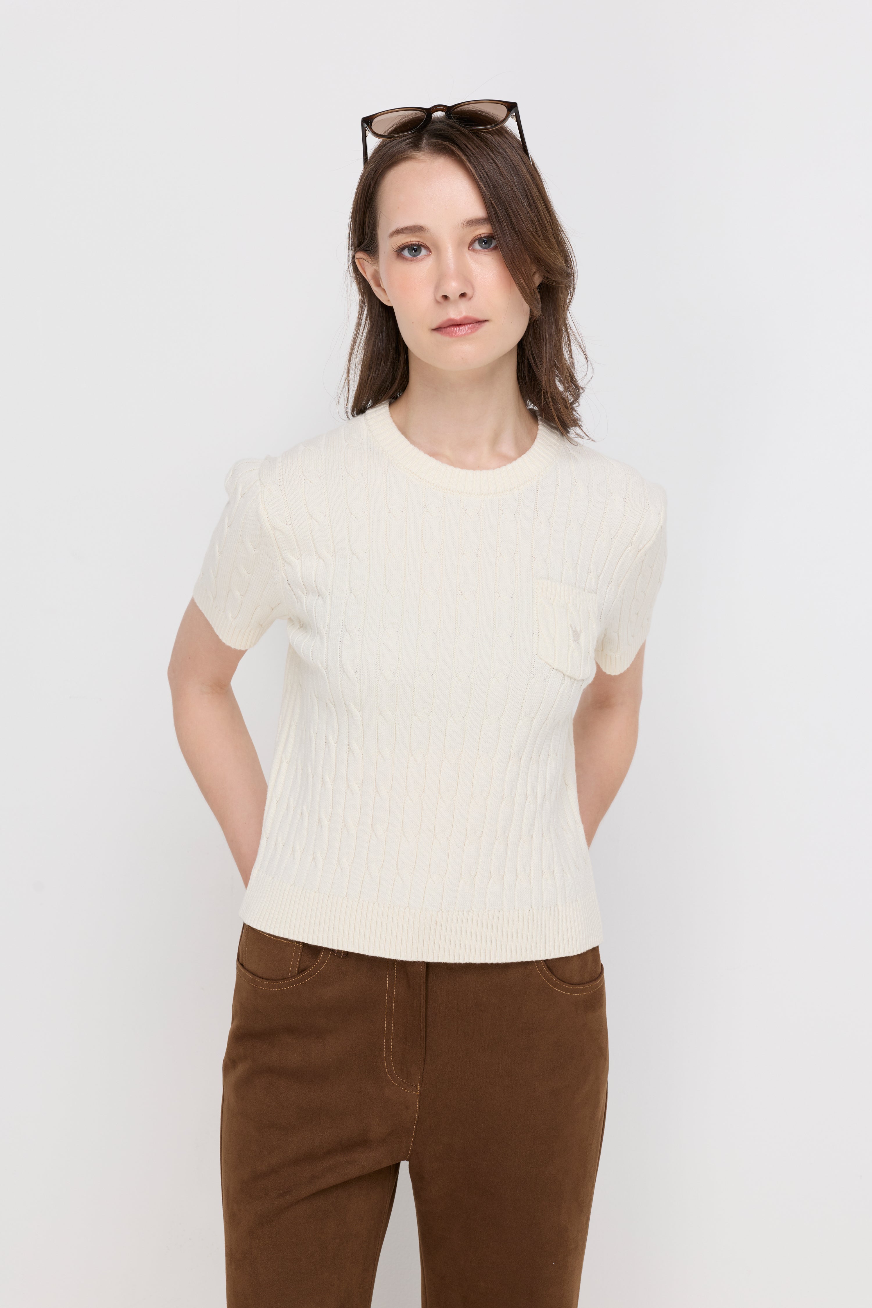 CABLE KNIT CREW NECK TOP