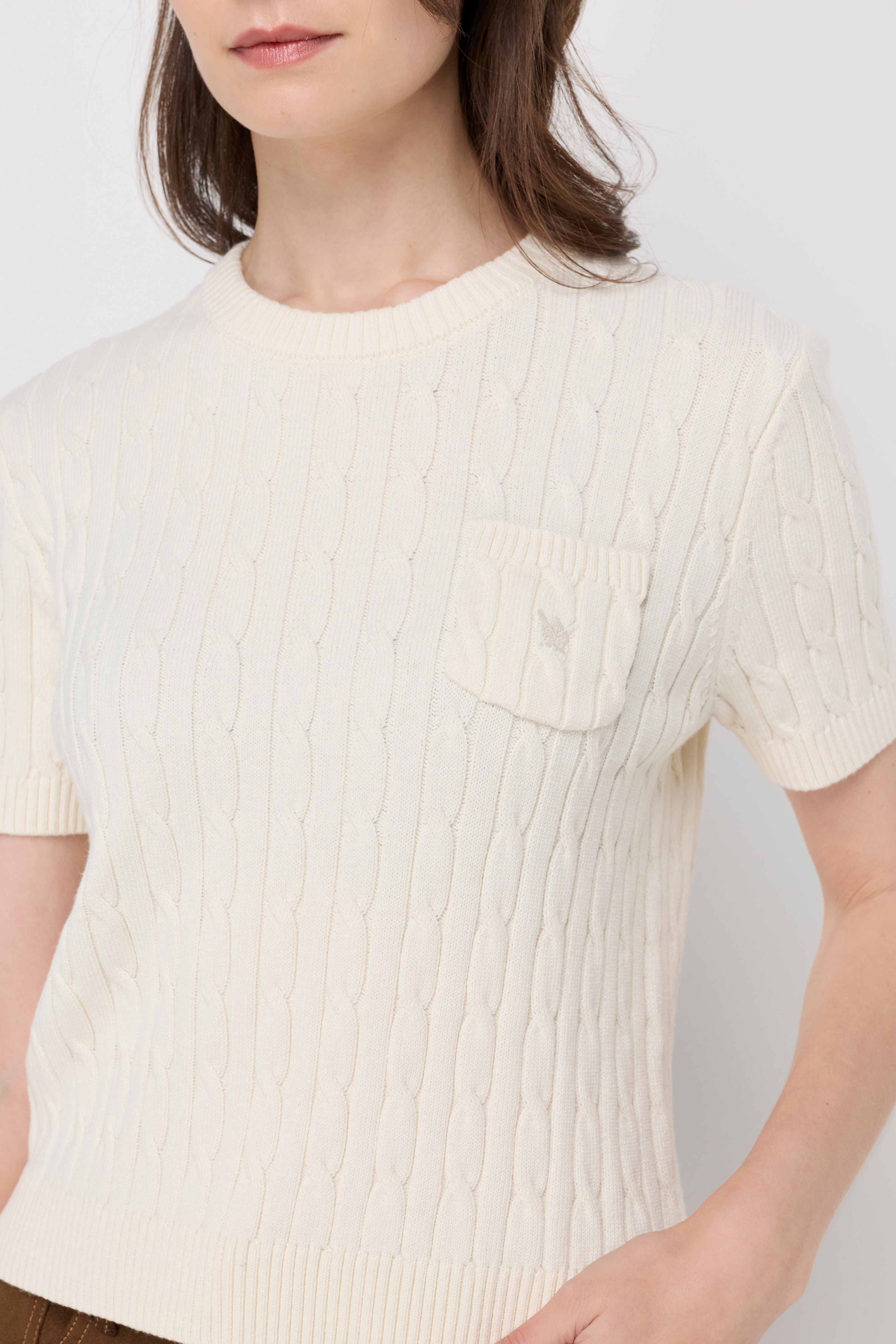 CABLE KNIT CREW NECK TOP