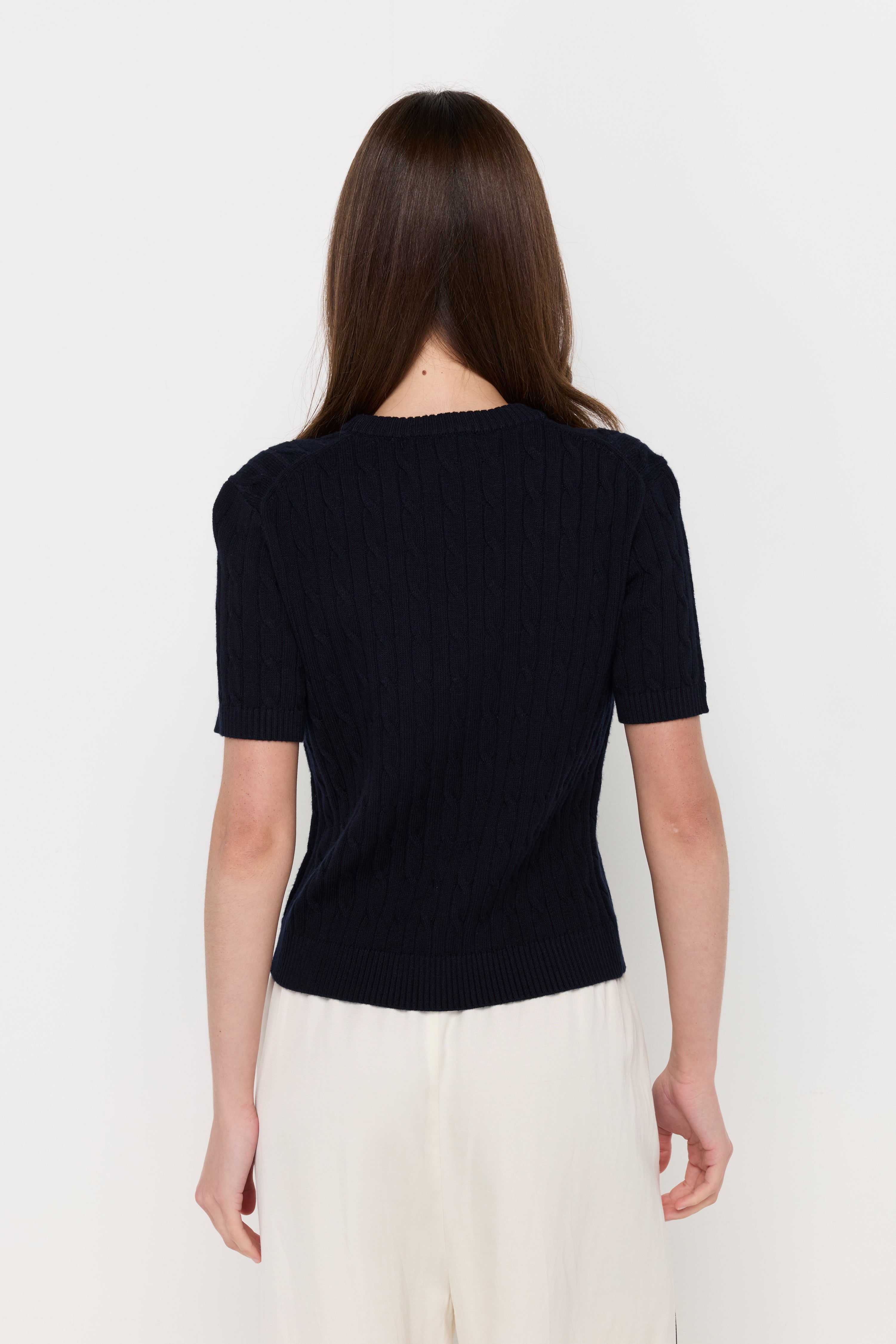 CABLE KNIT CREW NECK TOP