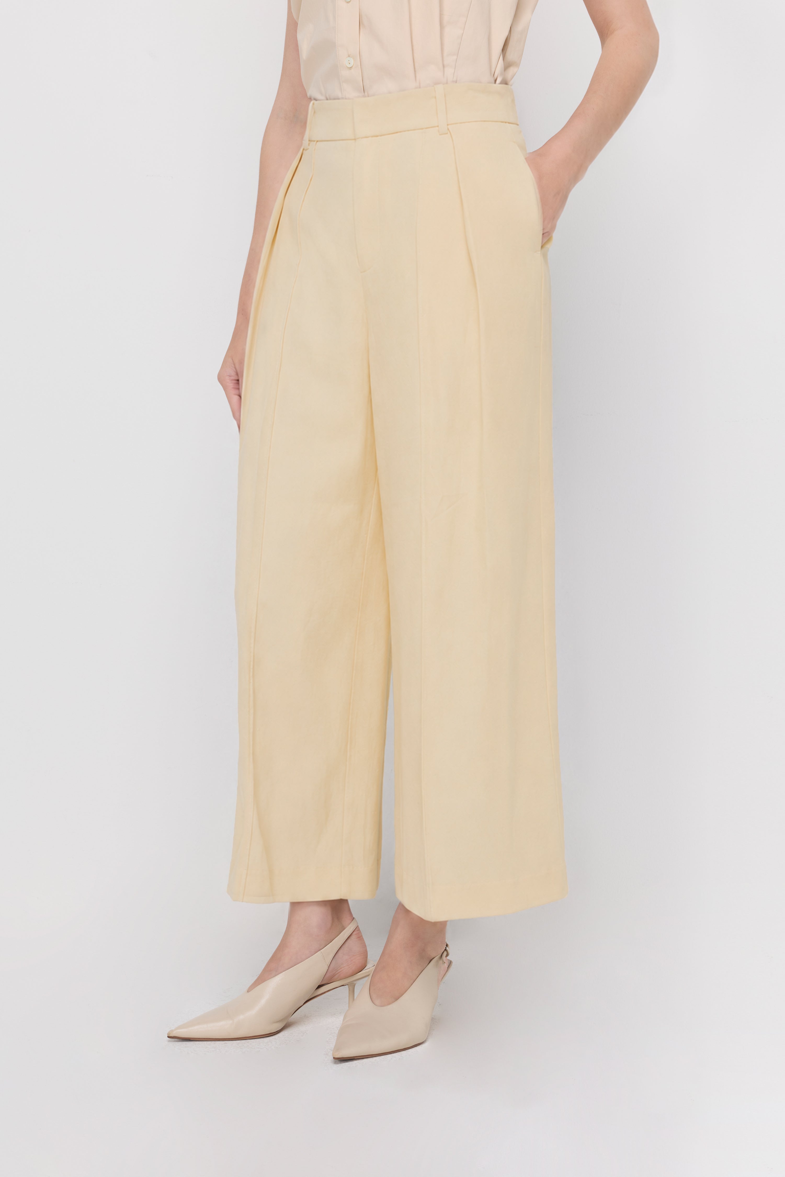 TAILORED WIDE-LEG TROUSERS