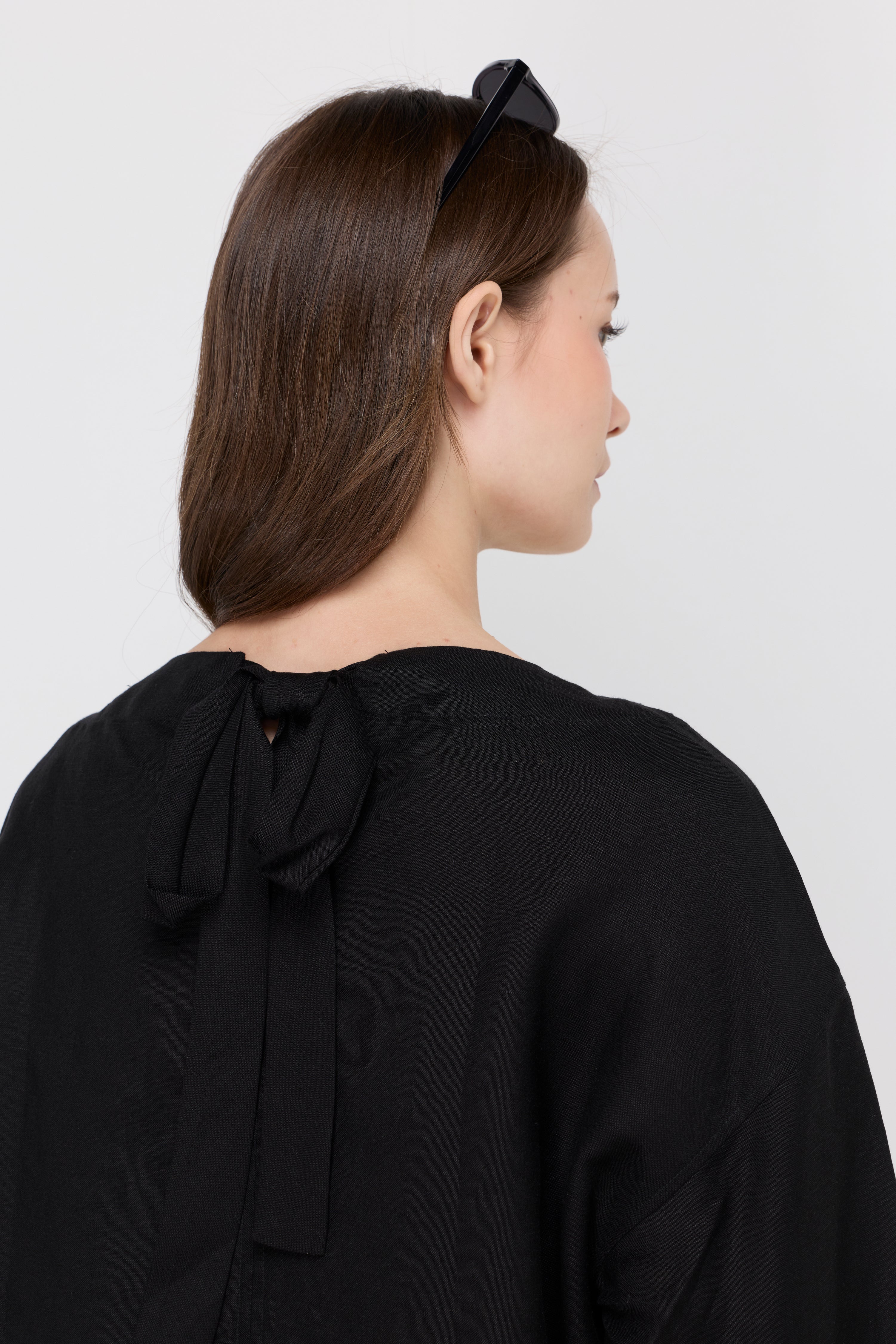 RELAXED BOAT NECK LINEN BLOUSE