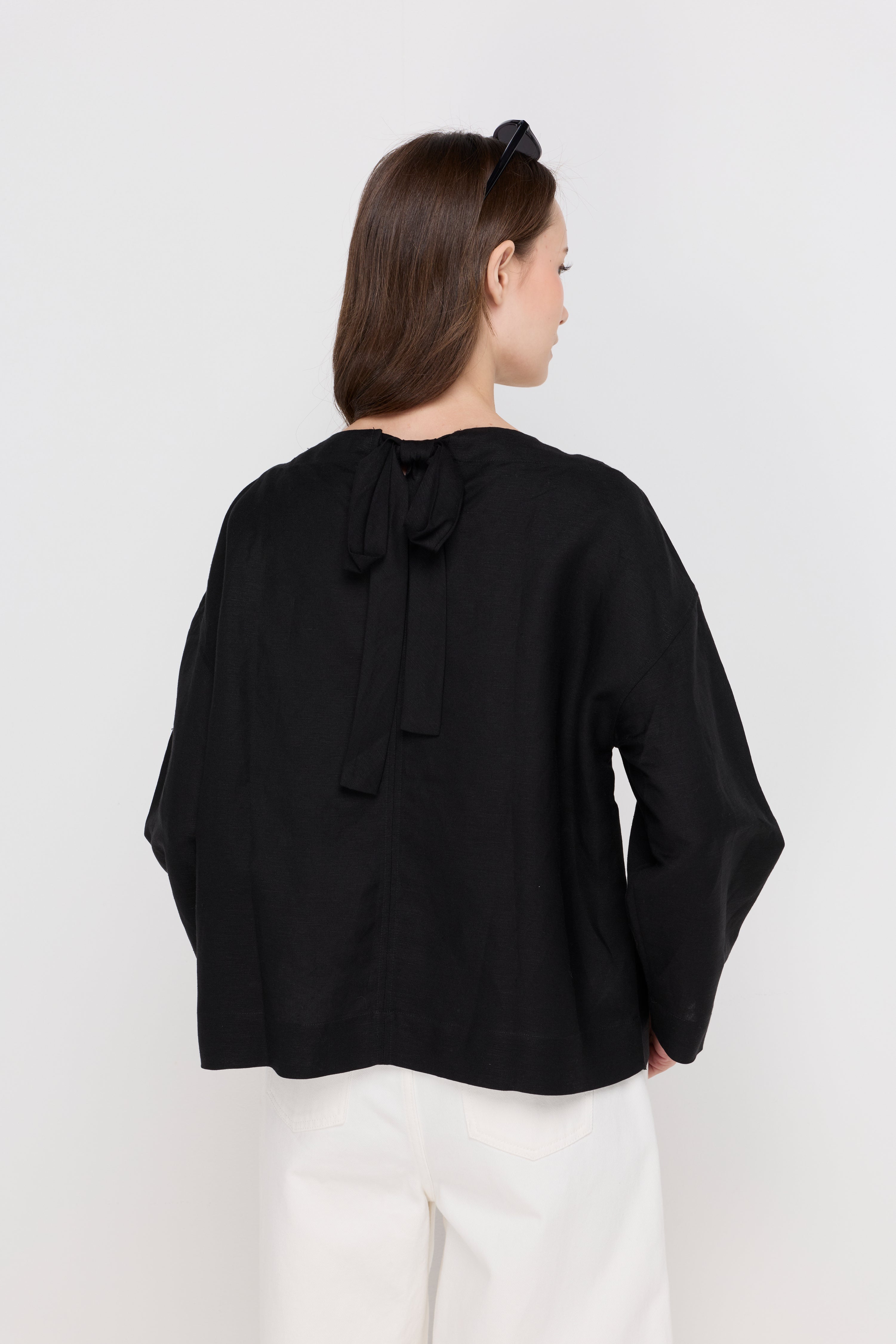 RELAXED BOAT NECK LINEN BLOUSE