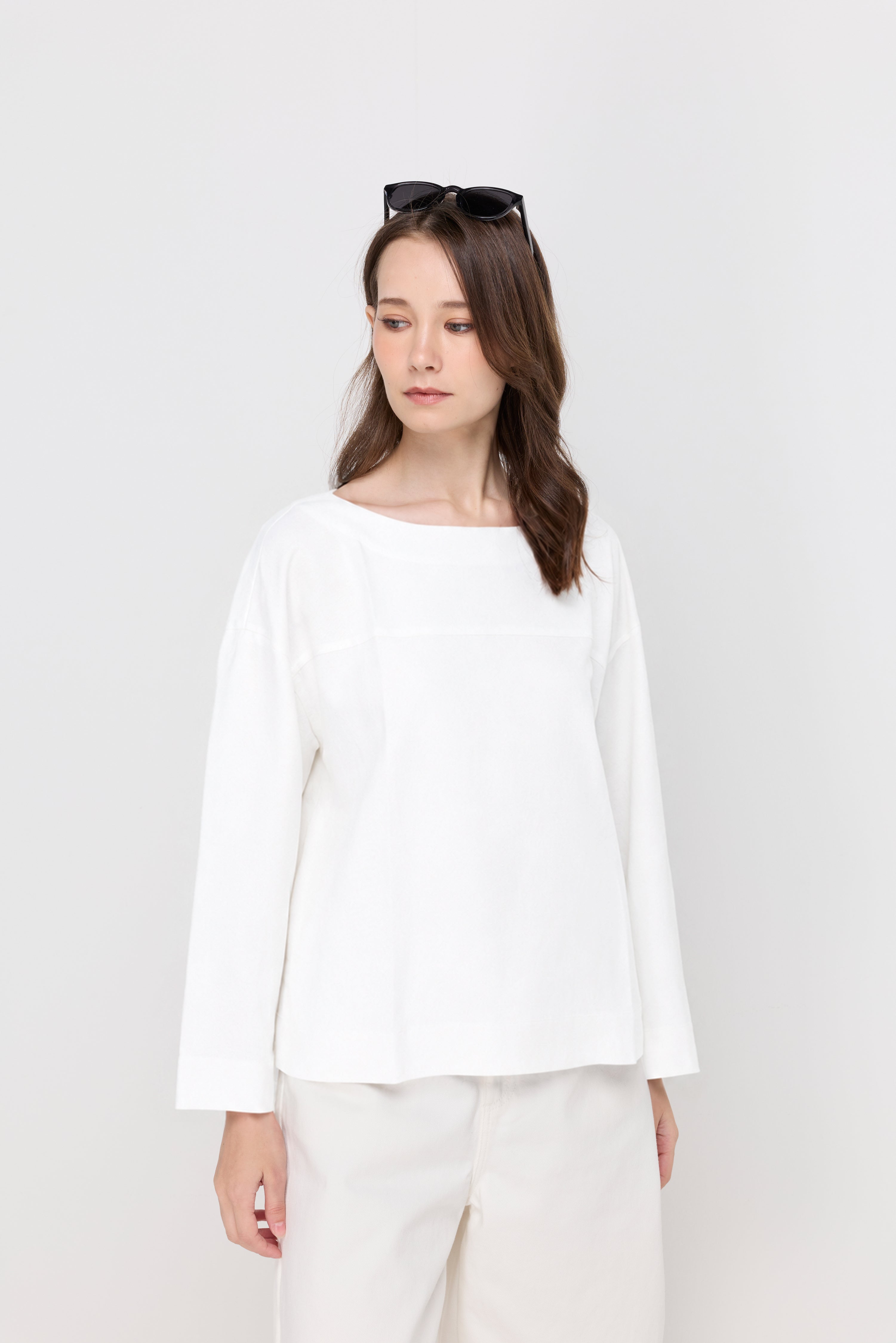 RELAXED BOAT NECK LINEN BLOUSE