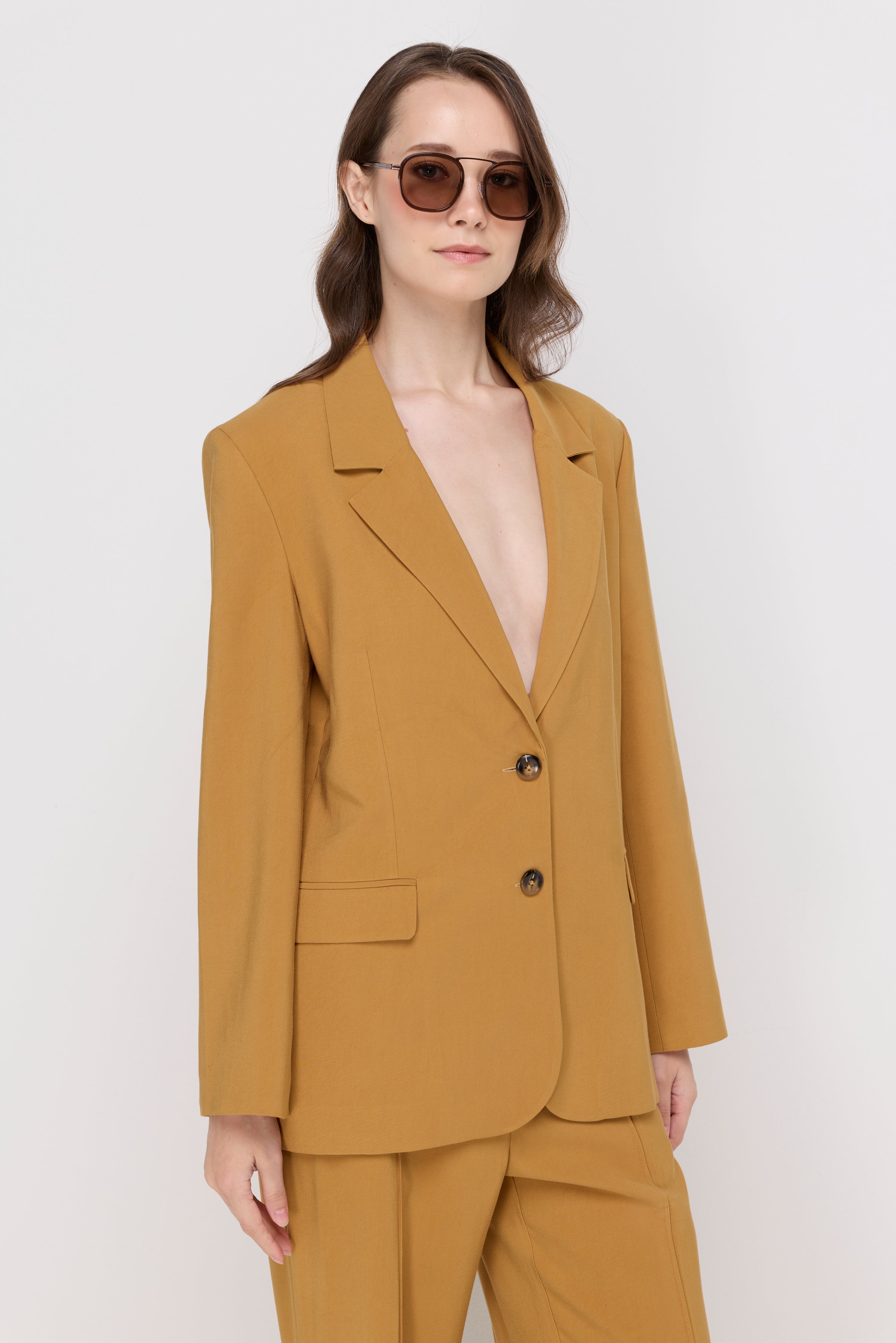 TAILORED SINGLE-BREASTED BLAZER
