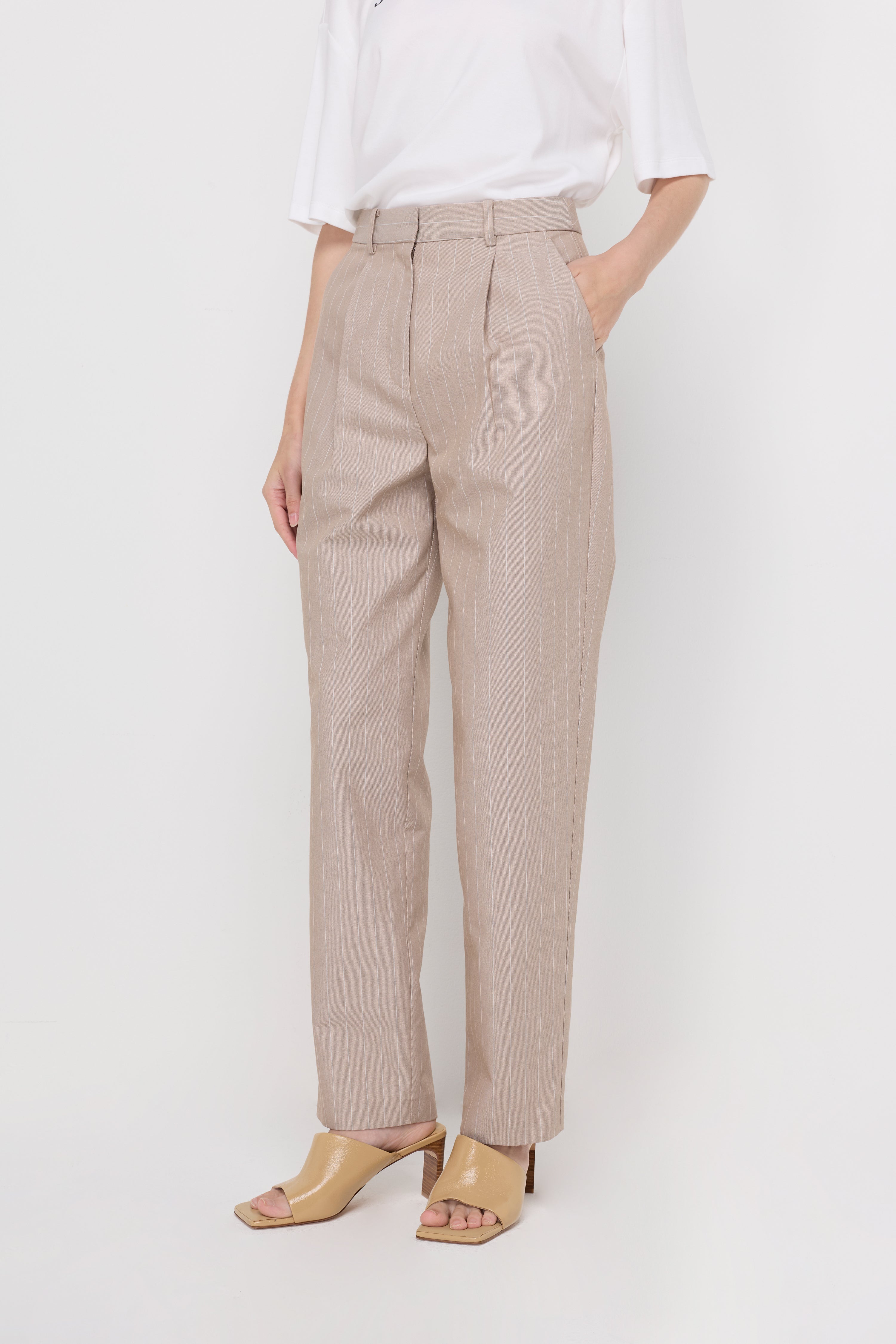 TAILORED PLEATED STRAIGHT-LEG TROUSERS