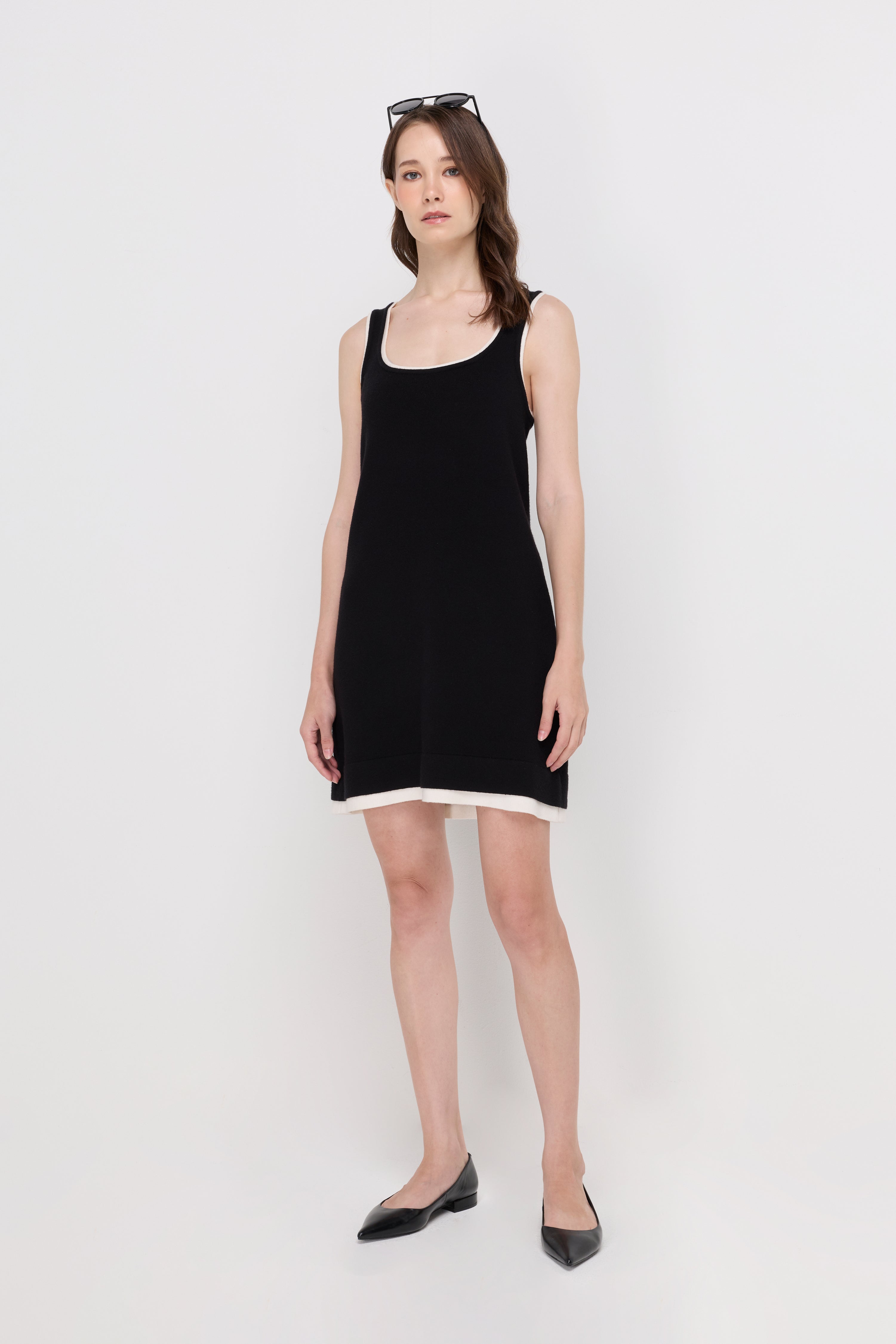 CONTRAST TRIM KNIT DRESS