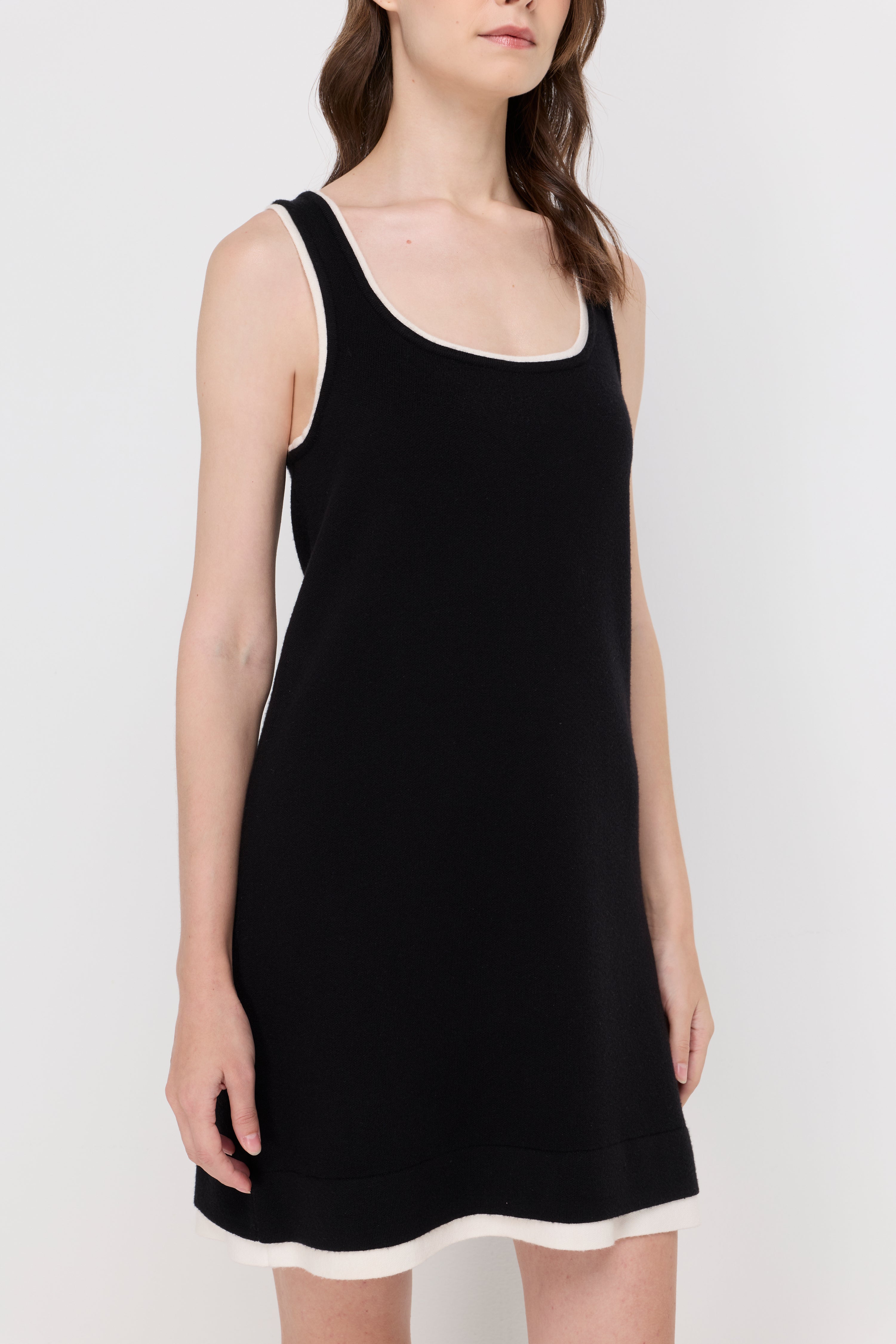 CONTRAST TRIM KNIT DRESS