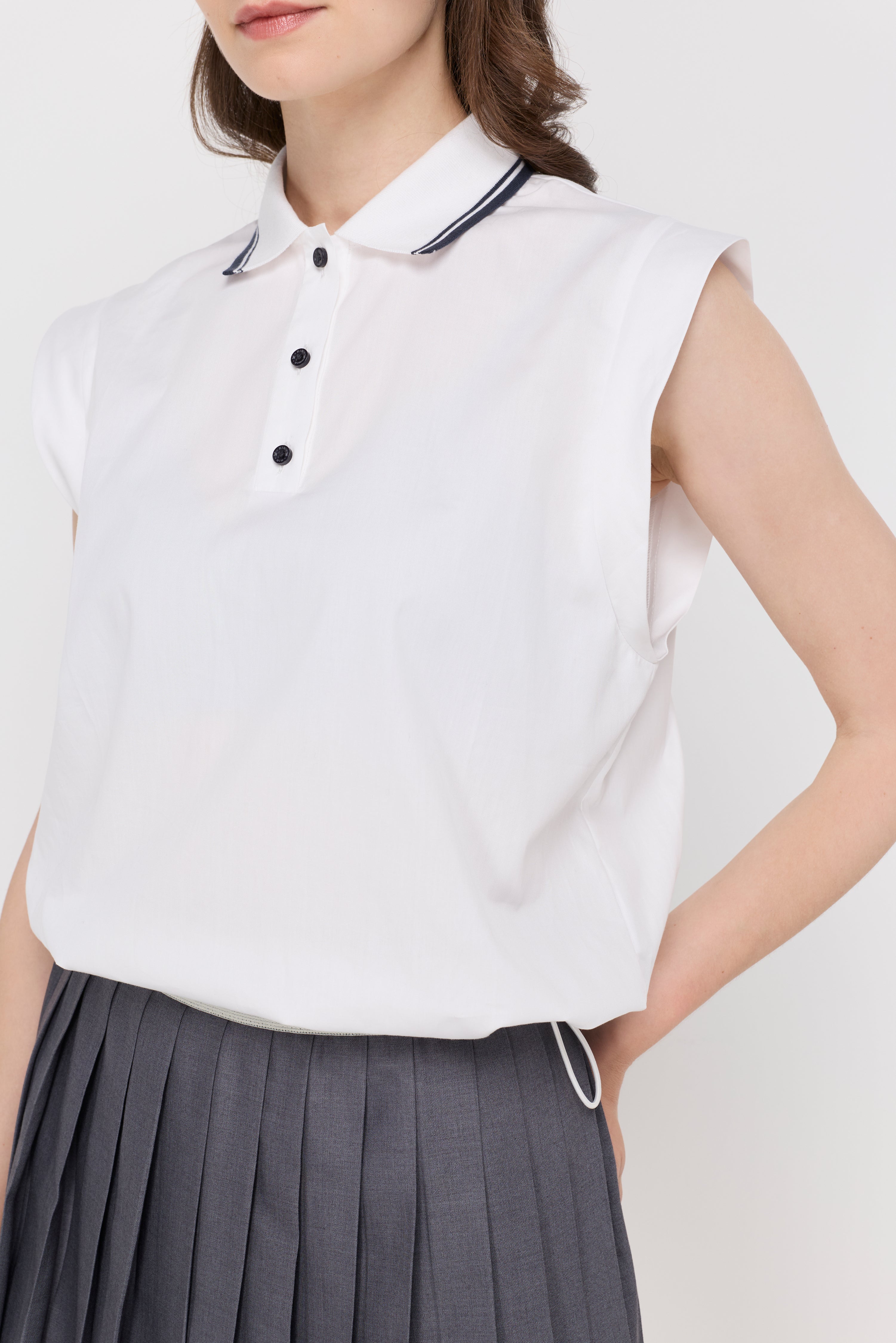 CONTRAST TRIM SLEEVELESS POLO TOP