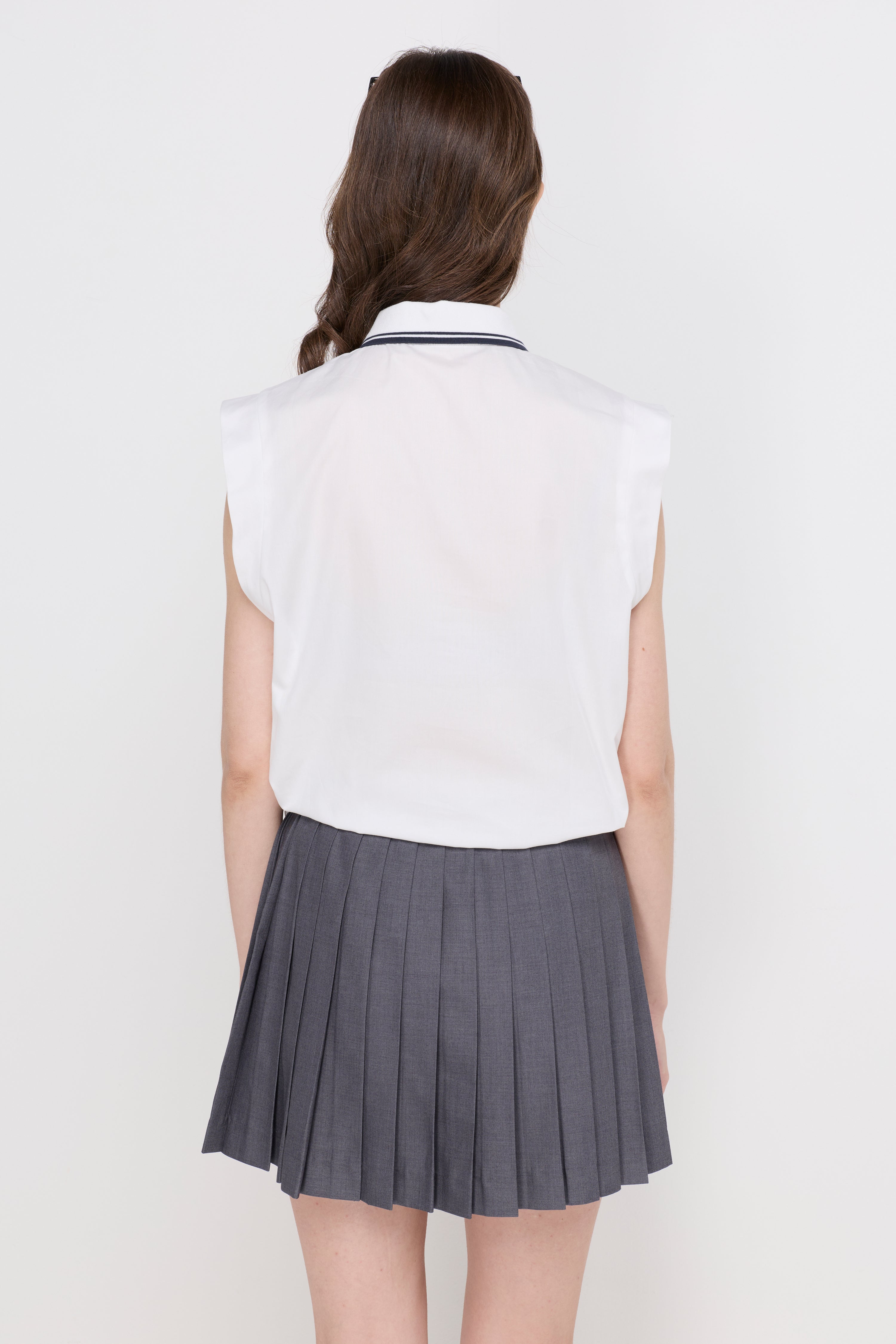 CONTRAST TRIM SLEEVELESS POLO TOP