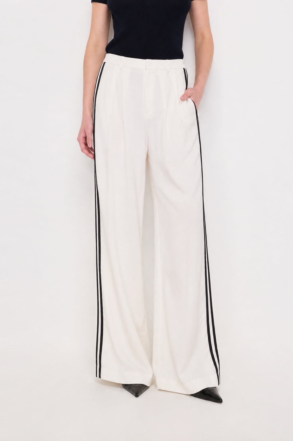 CONTRAST SIDE STRIPE WIDE-LEG TROUSERS