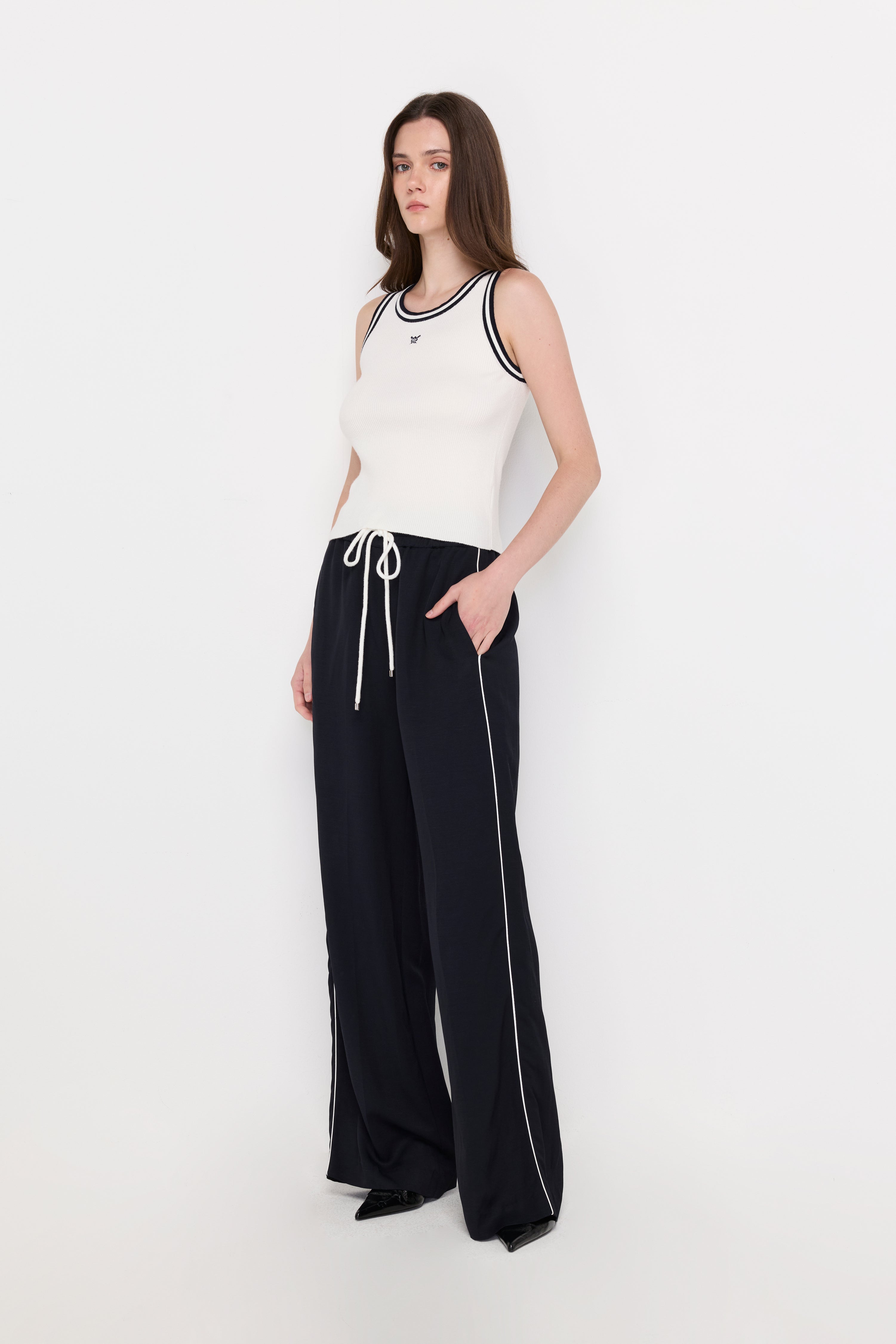 CONTRAST TRIM KNIT TANK TOP