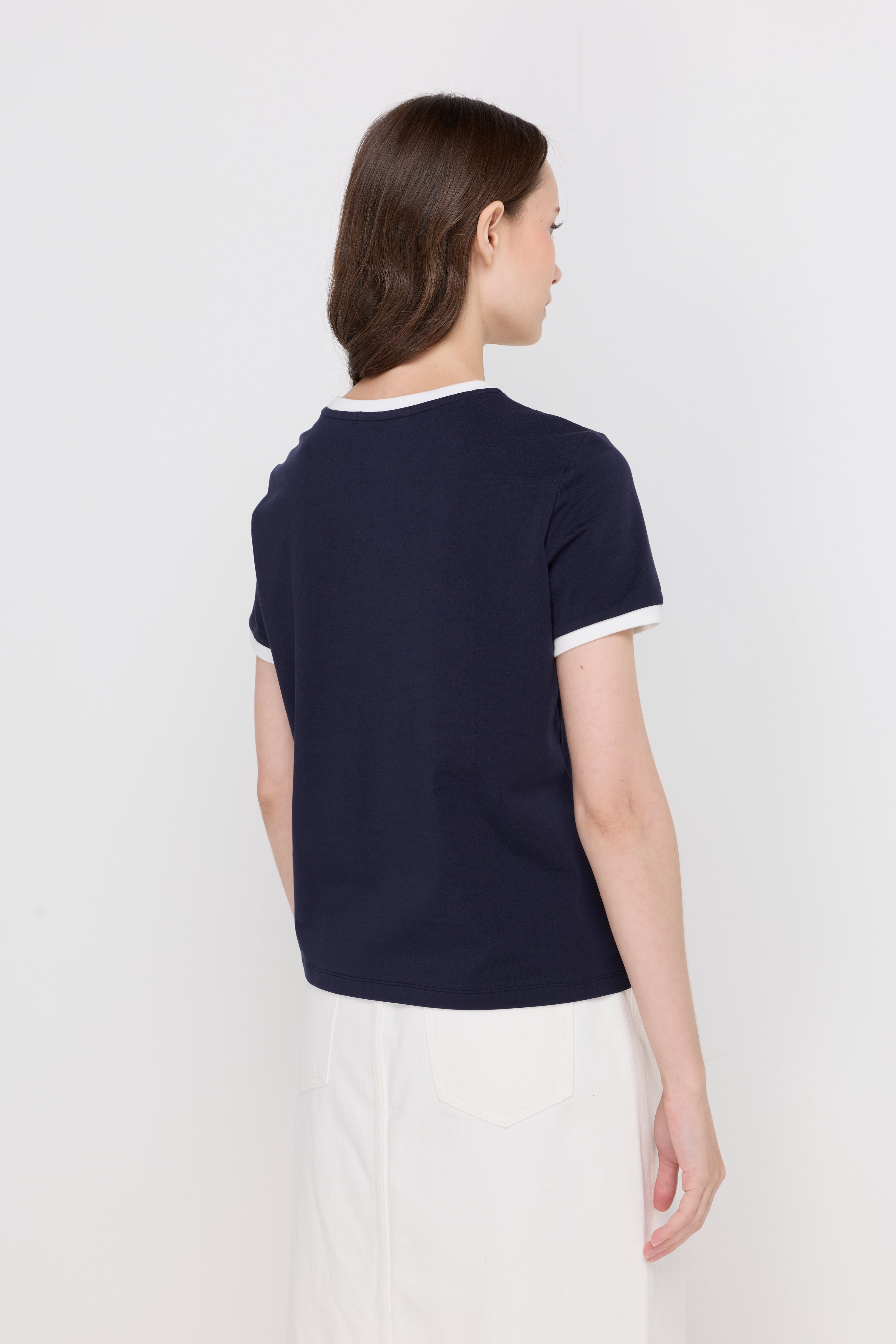 CONTRAST TRIM BUTTON-SHOULDER T-SHIRT