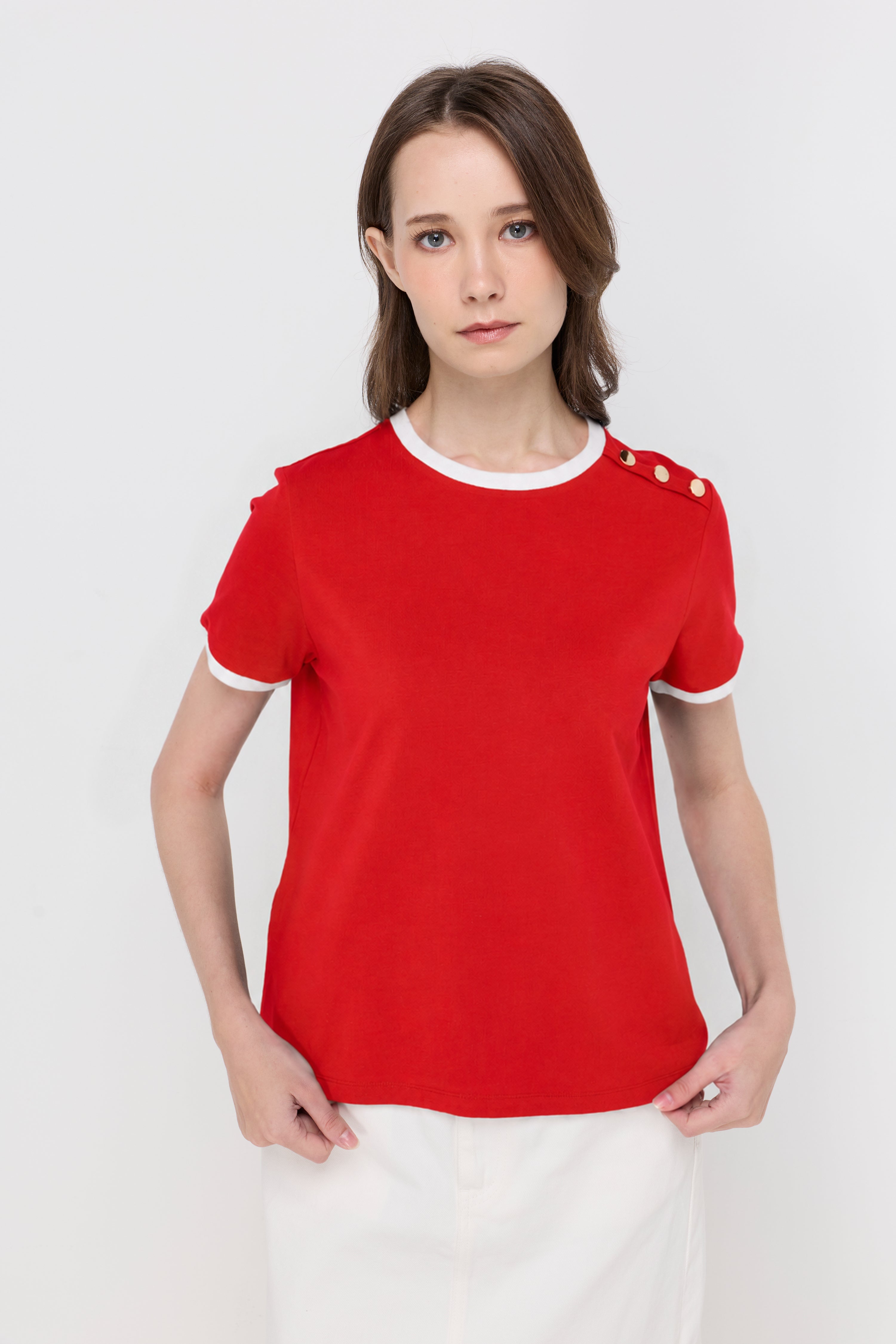 CONTRAST TRIM BUTTON-SHOULDER T-SHIRT