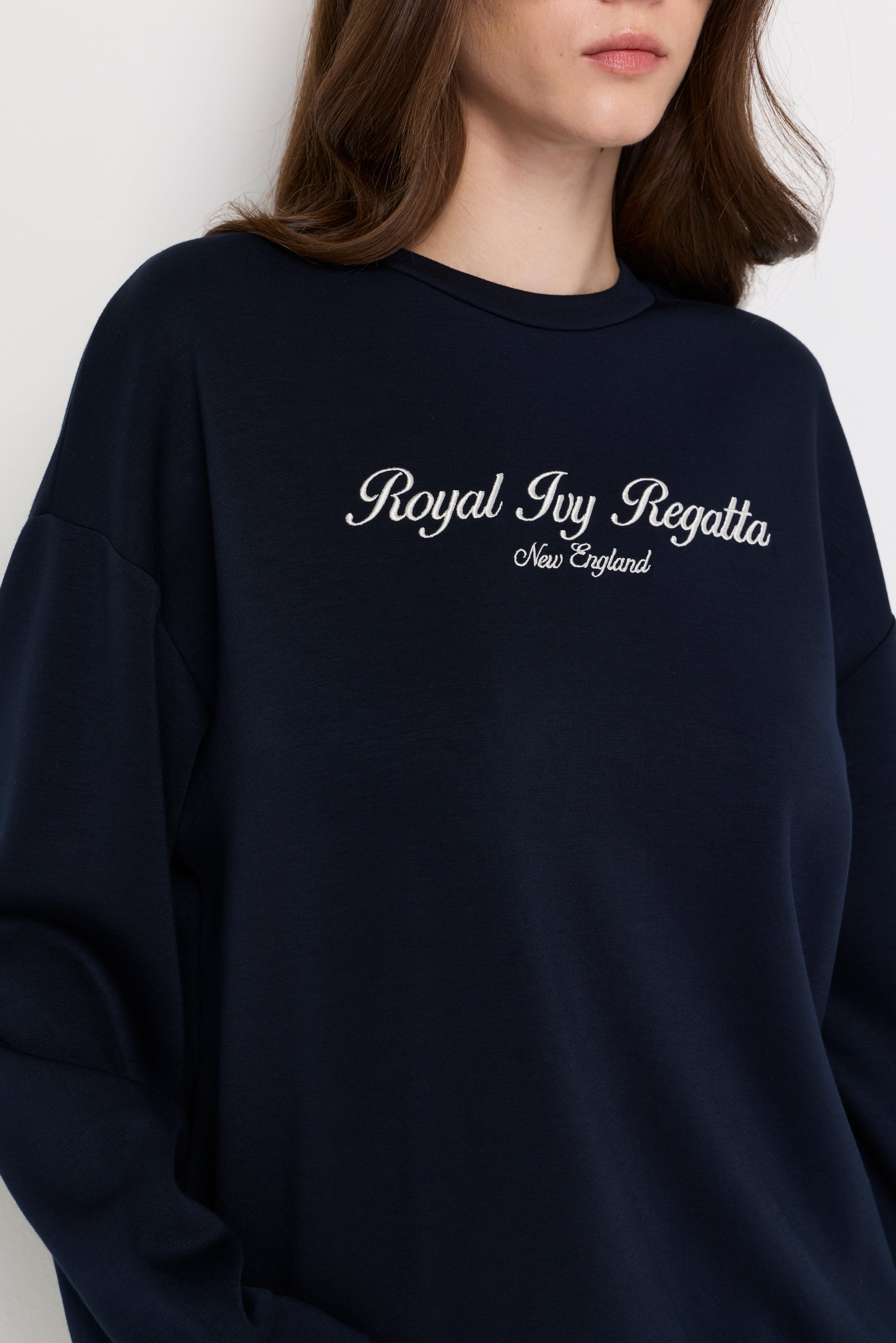 SIGNATURE CREW NECK PULLOVER