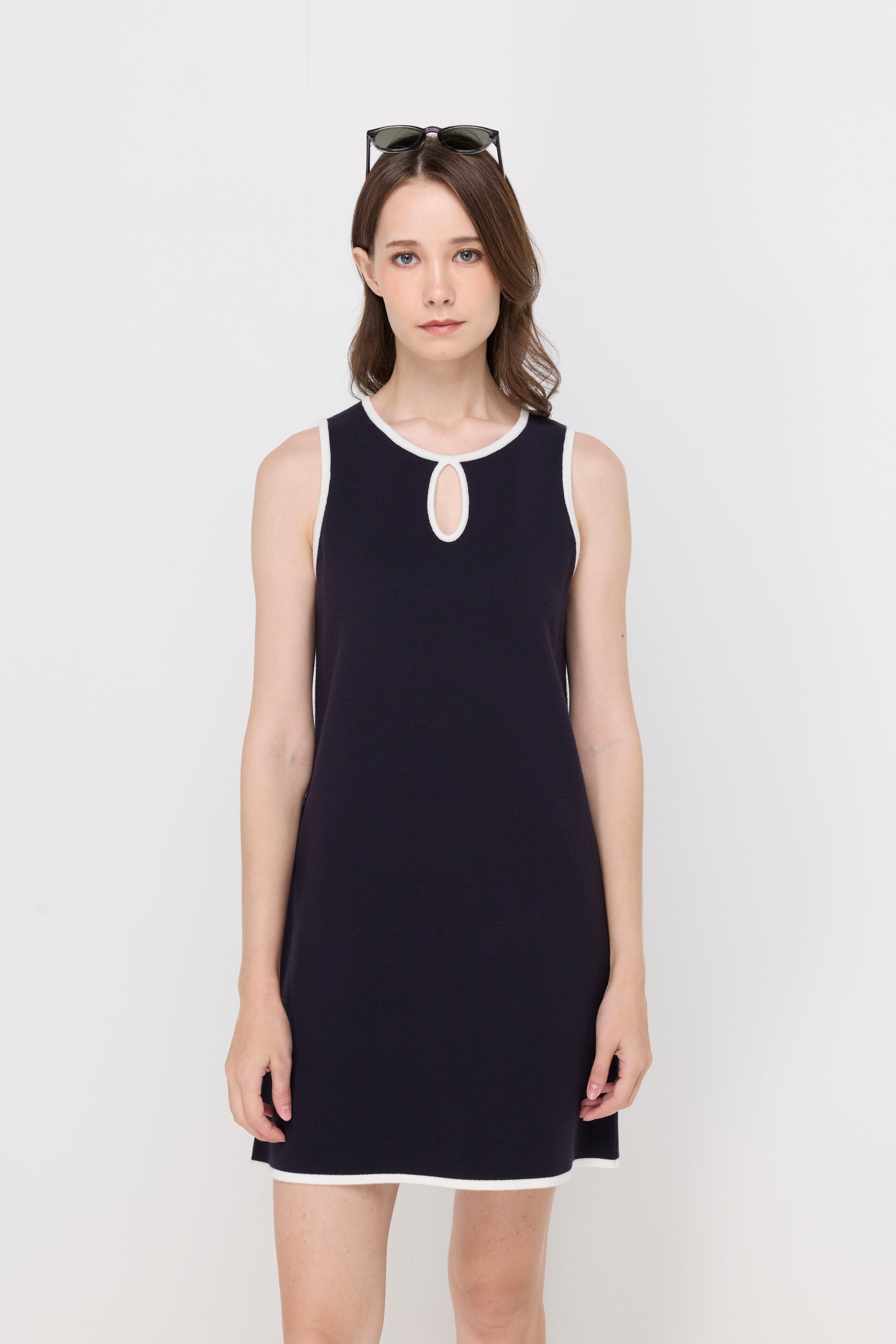 CONTRAST TRIM KNIT SHIFT DRESS