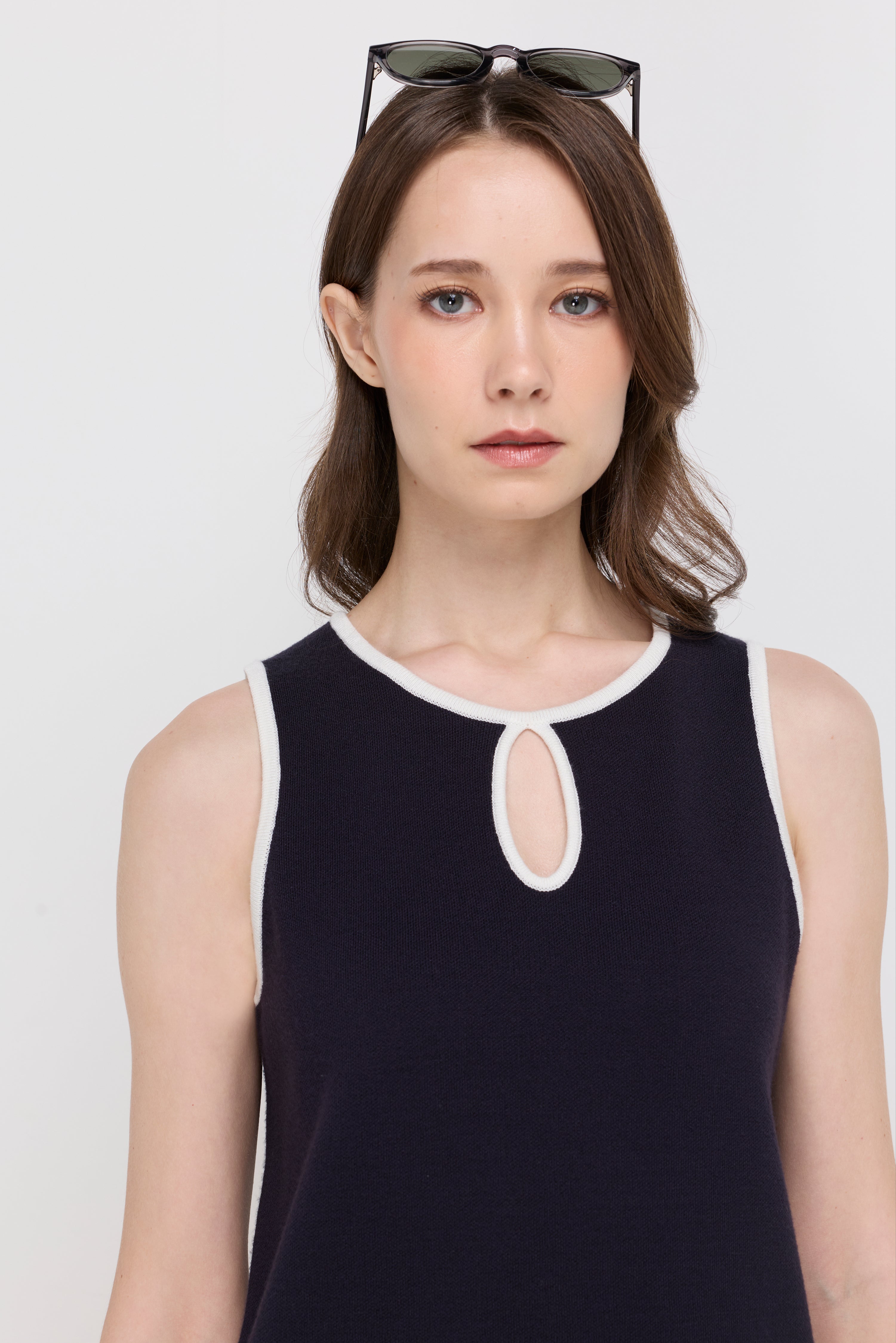 CONTRAST TRIM KNIT SHIFT DRESS