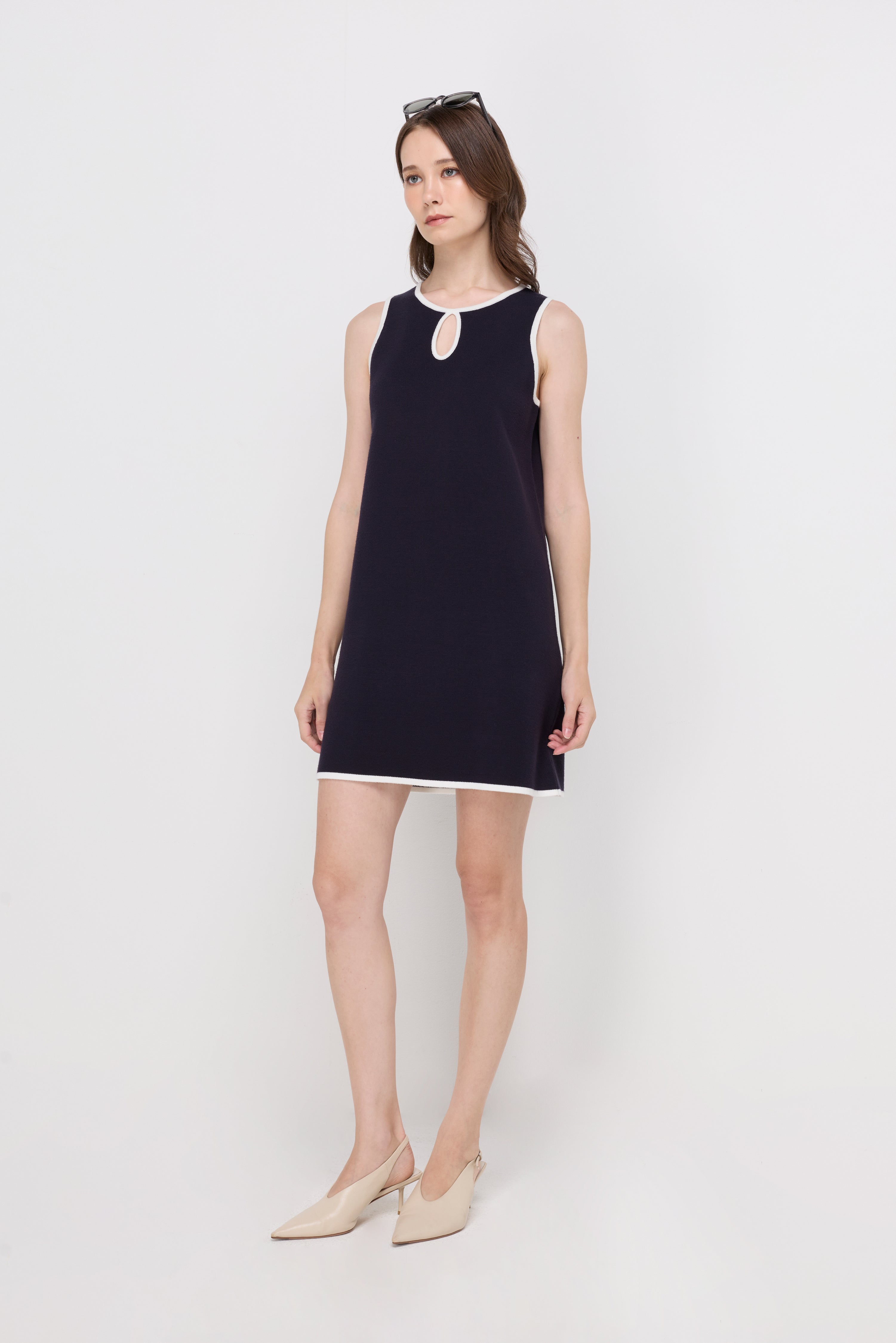 CONTRAST TRIM KNIT SHIFT DRESS