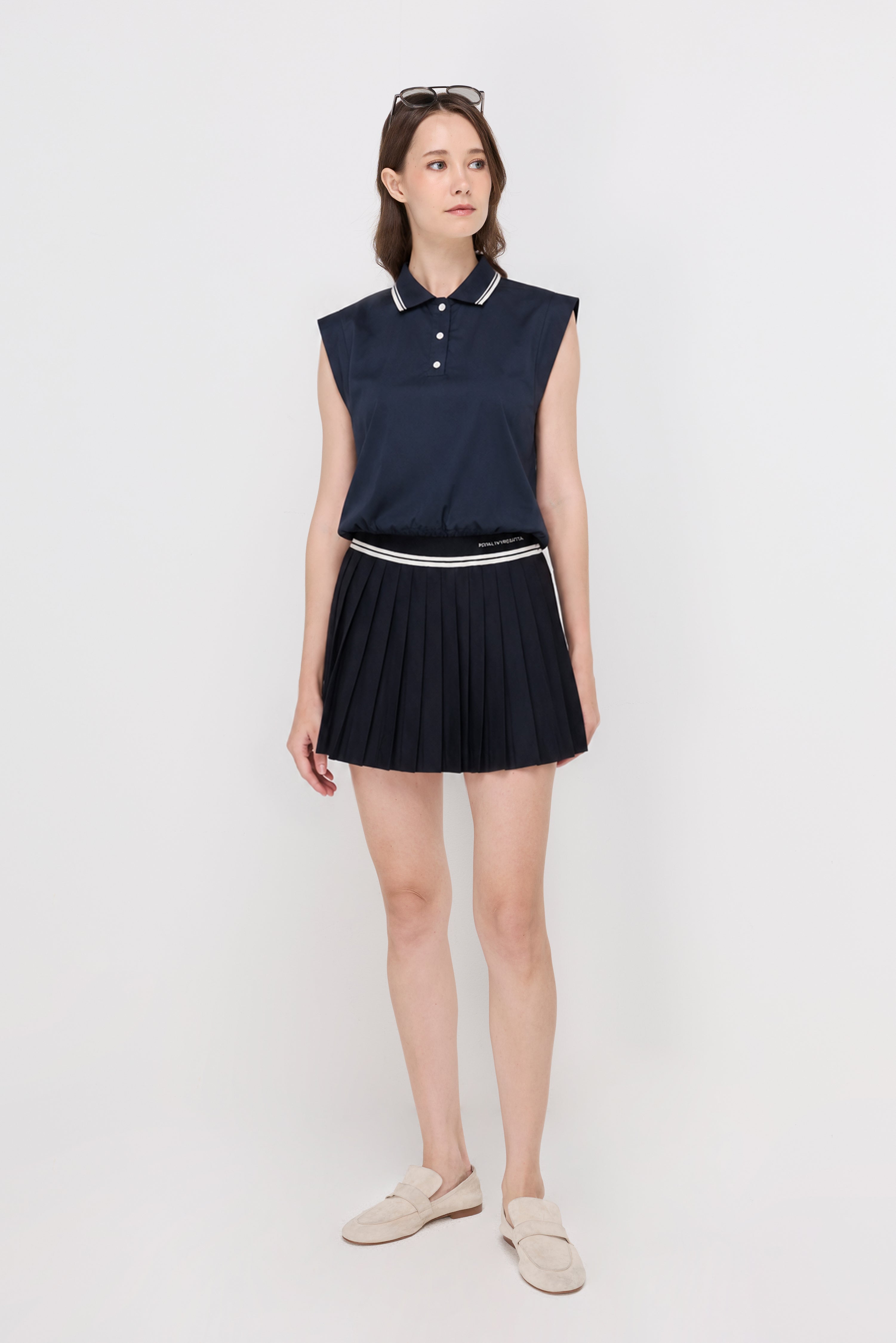CONTRAST TRIM SLEEVELESS POLO BLOUSE