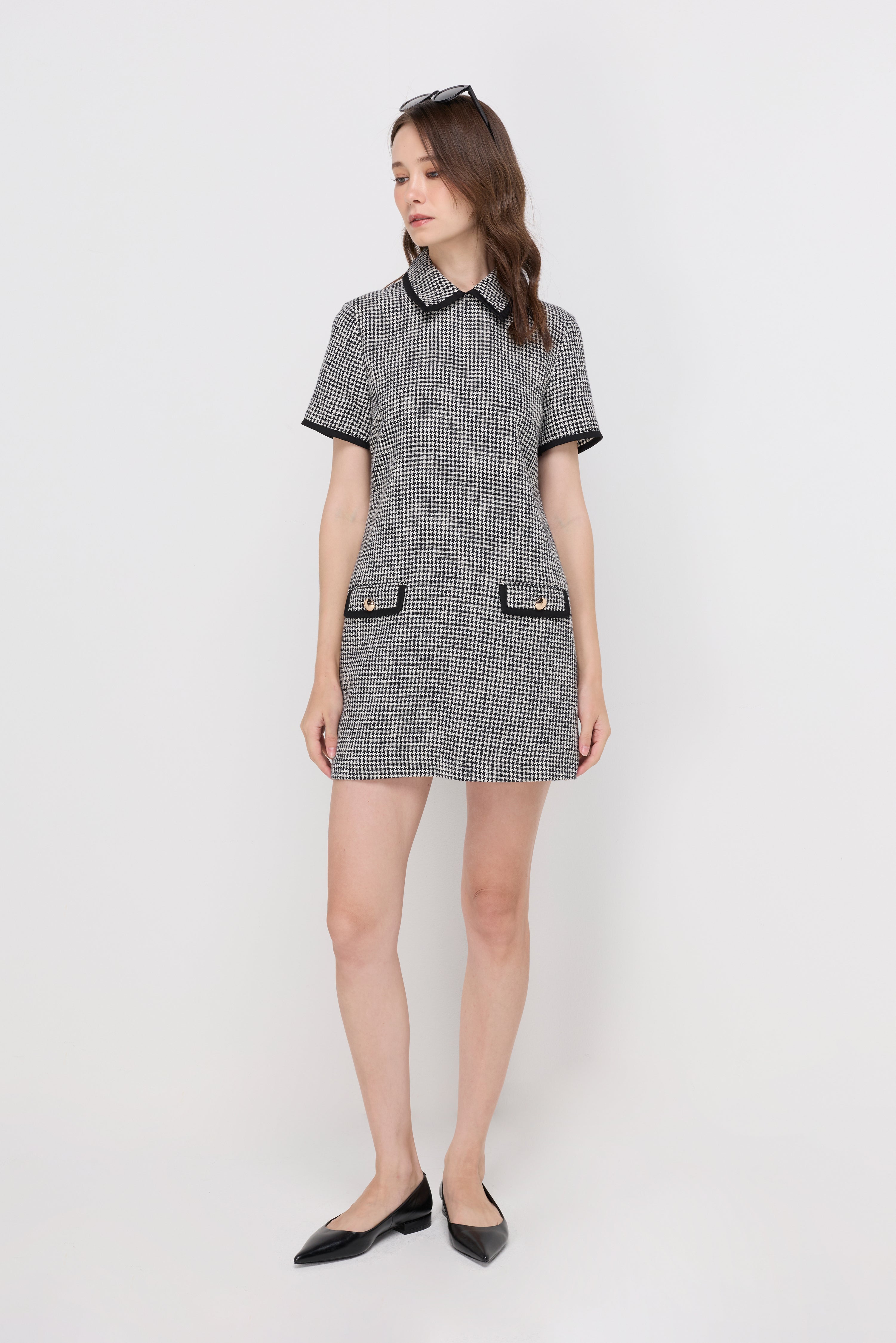 HOUNDSTOOTH CONTRAST-COLLAR KNIT DRESS