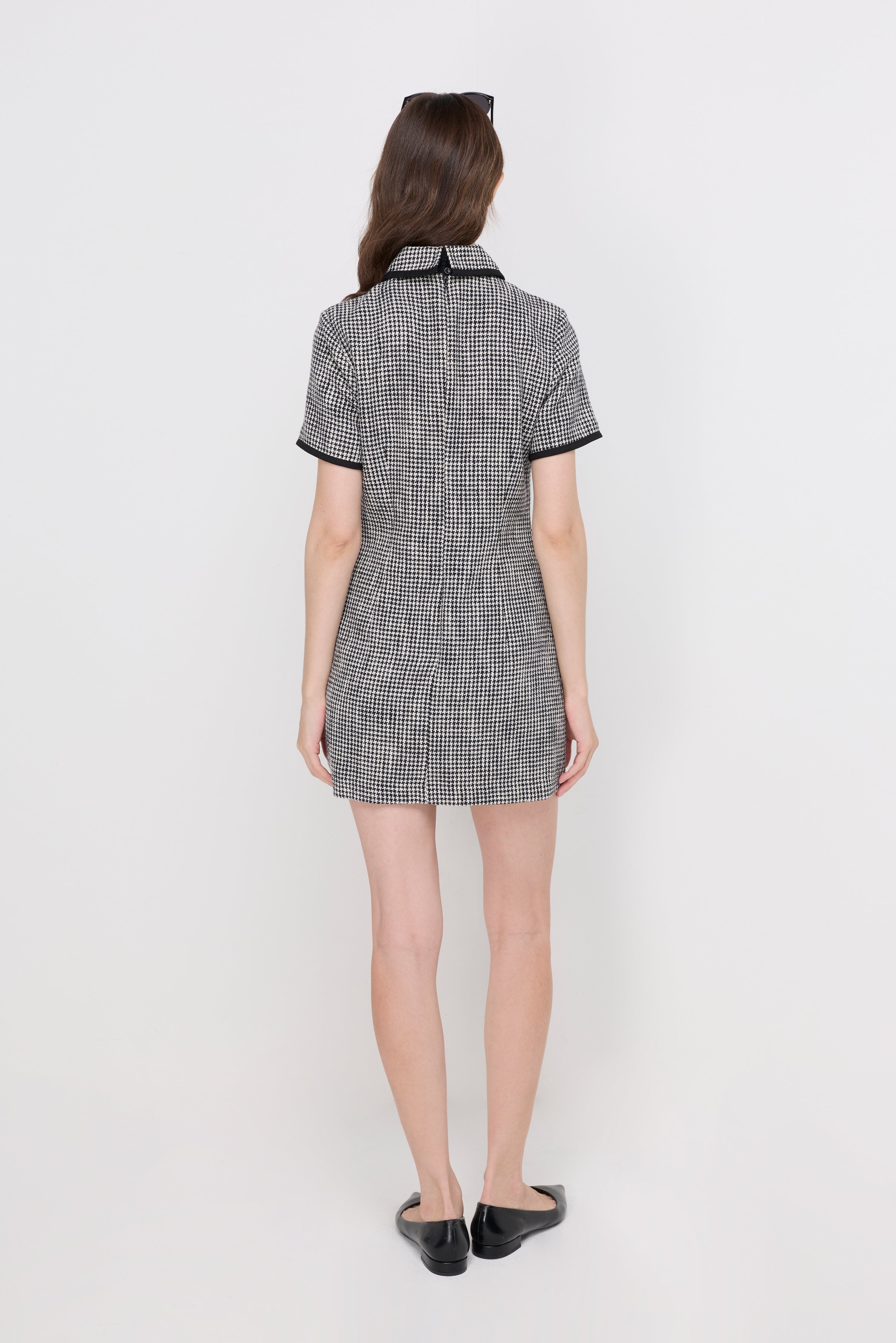 HOUNDSTOOTH CONTRAST-COLLAR KNIT DRESS