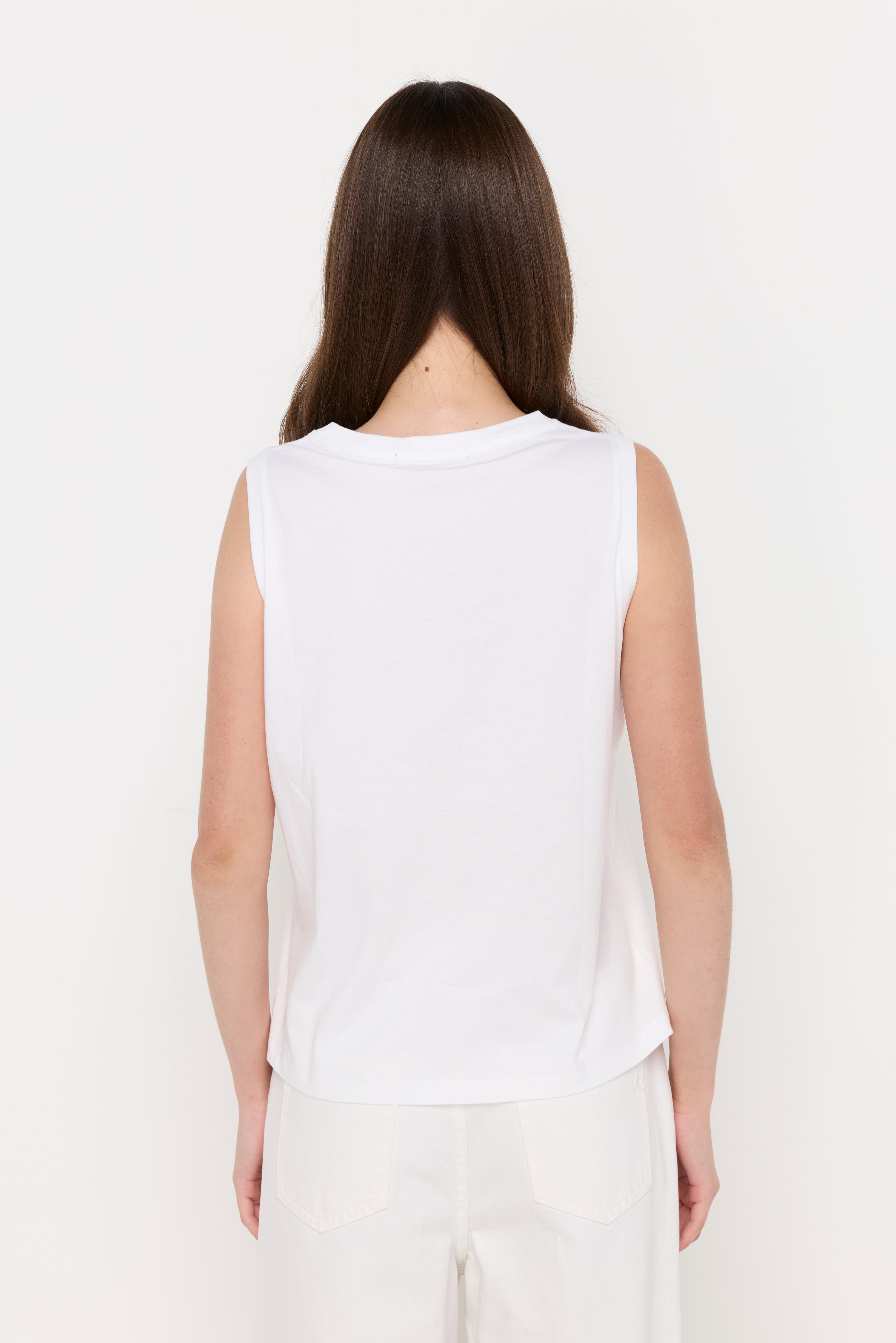 ESSENTIAL SLEEVELESS KNIT TOP
