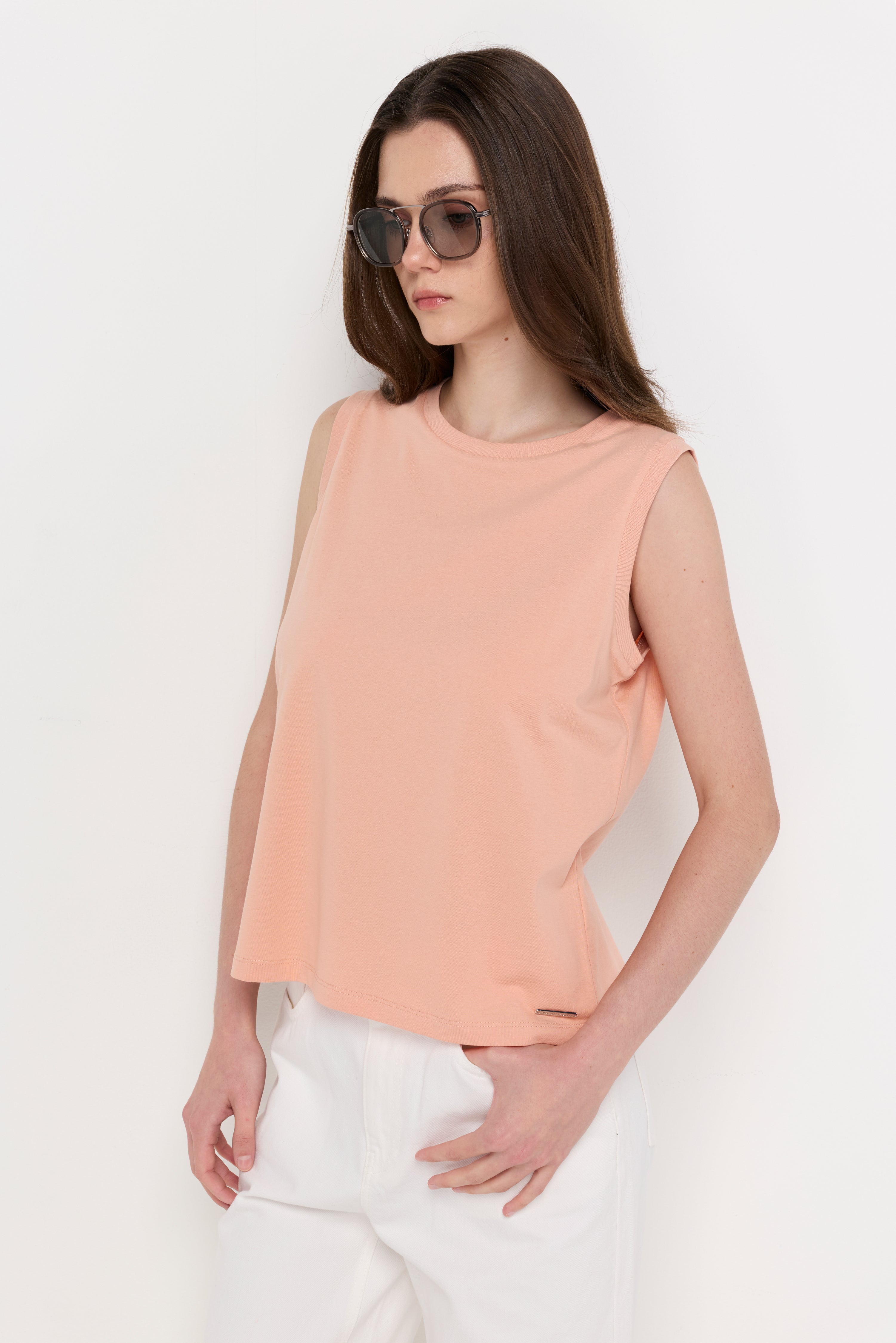 ESSENTIAL SLEEVELESS KNIT TOP