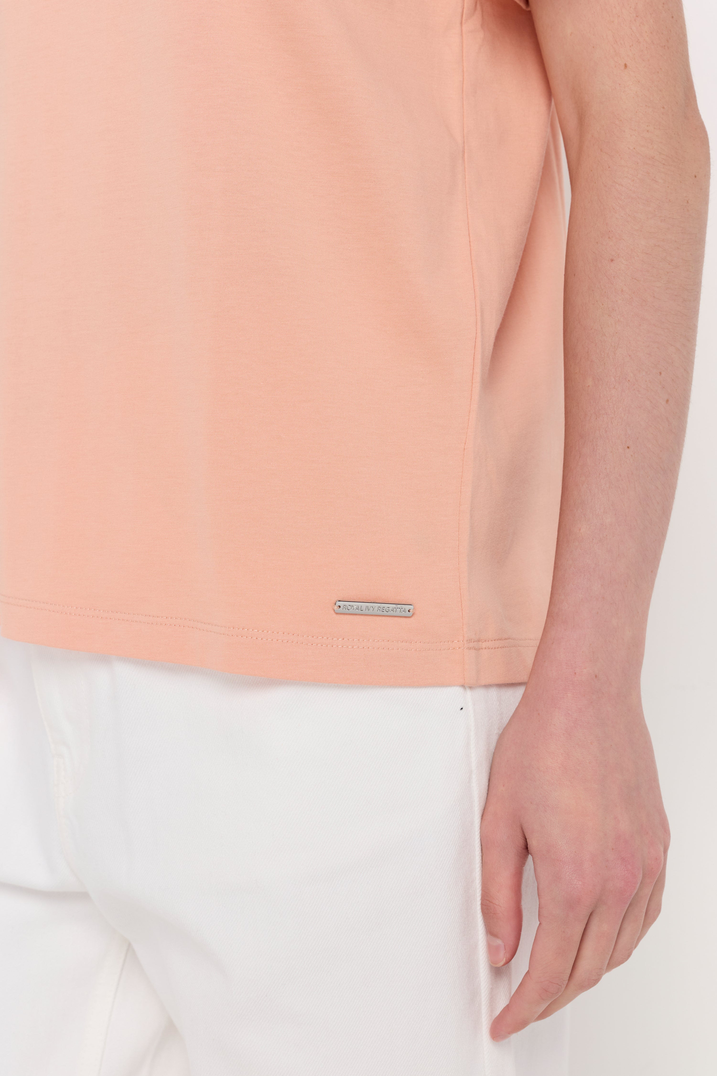 ESSENTIAL V-NECK KNIT TOP