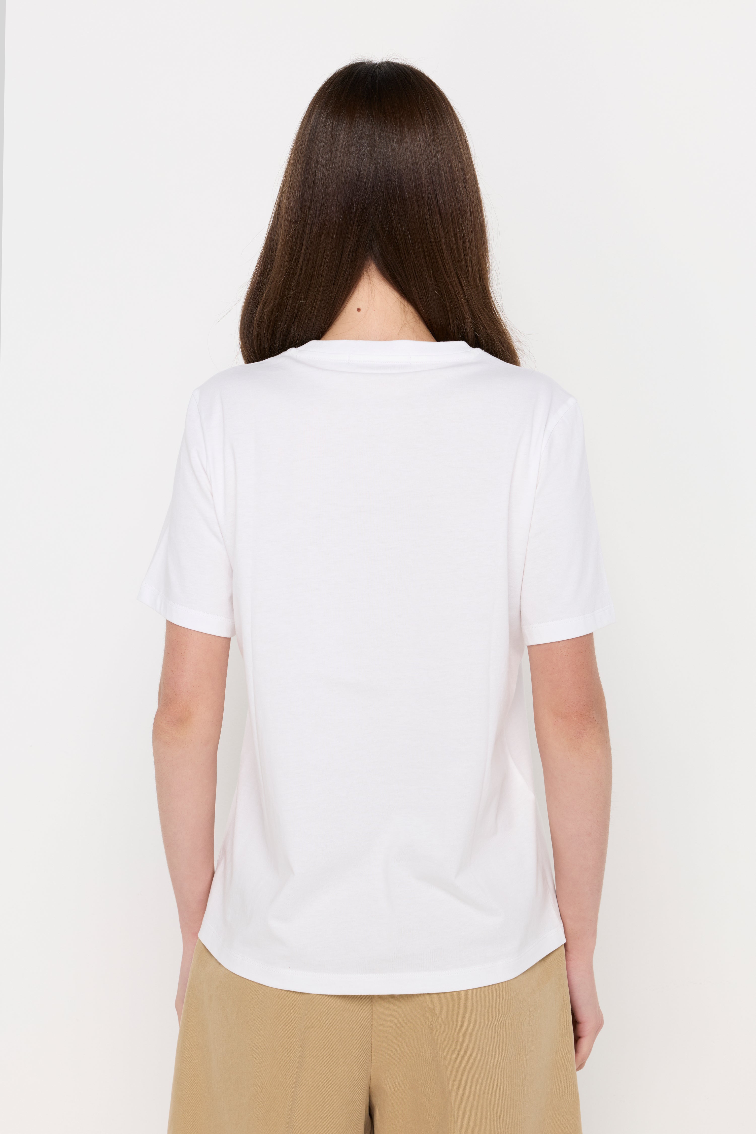 ESSENTIAL V-NECK KNIT TOP