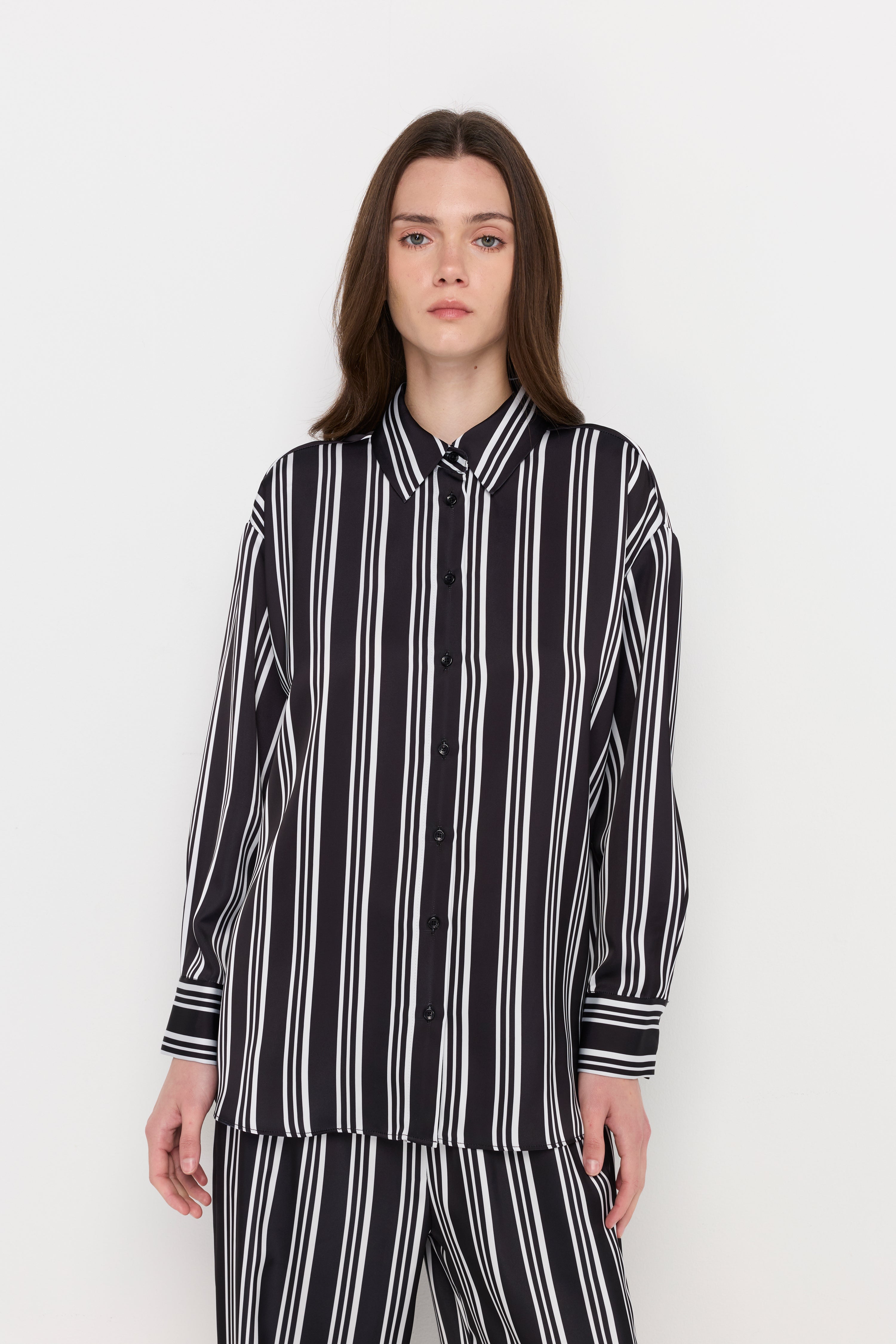 BOLD VERTICAL STRIPE SHIRT