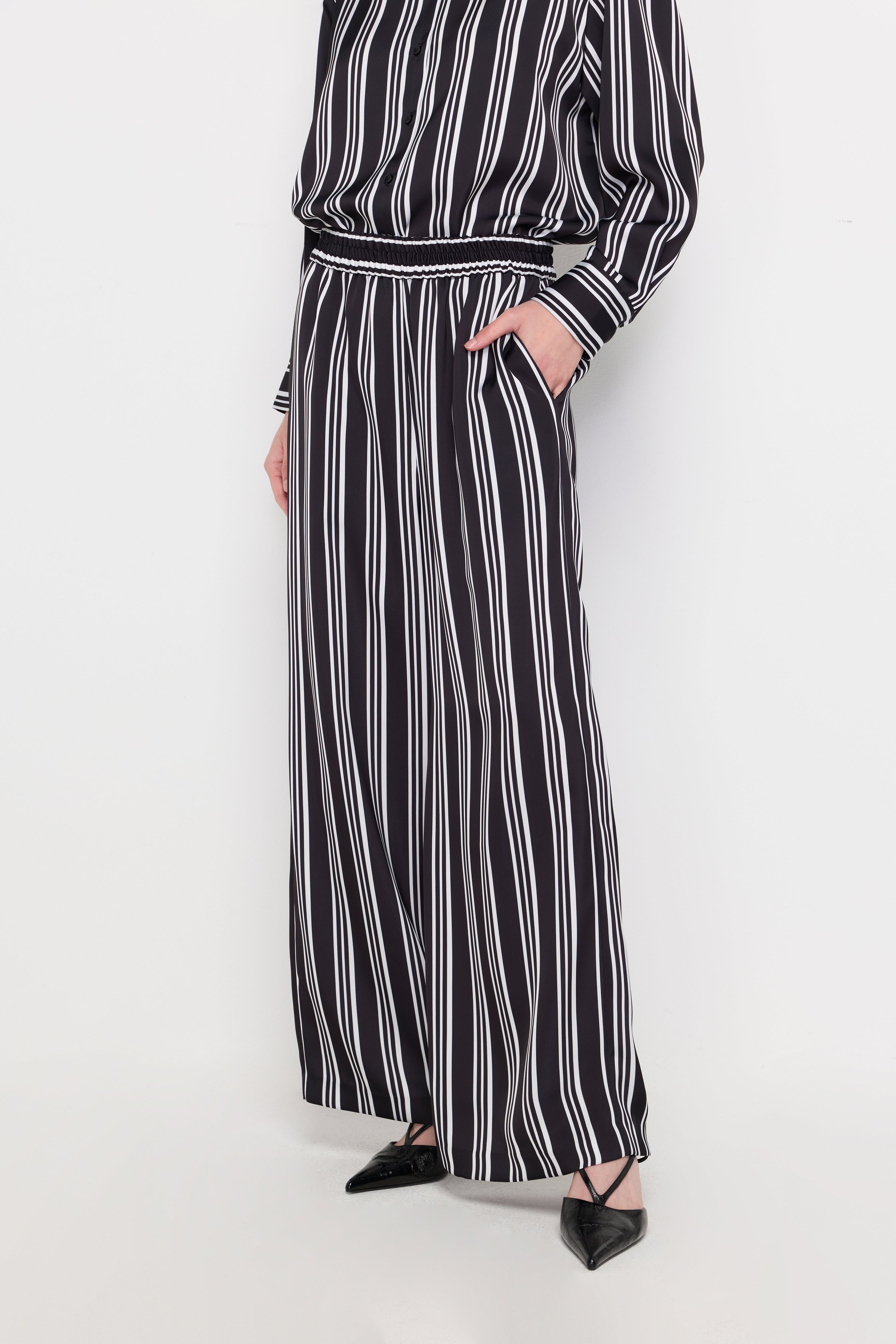 BOLD VERTICAL STRIPE WIDE-LEG TROUSERS