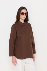 MINIMALIST POINTED-COLLAR BLOUSE