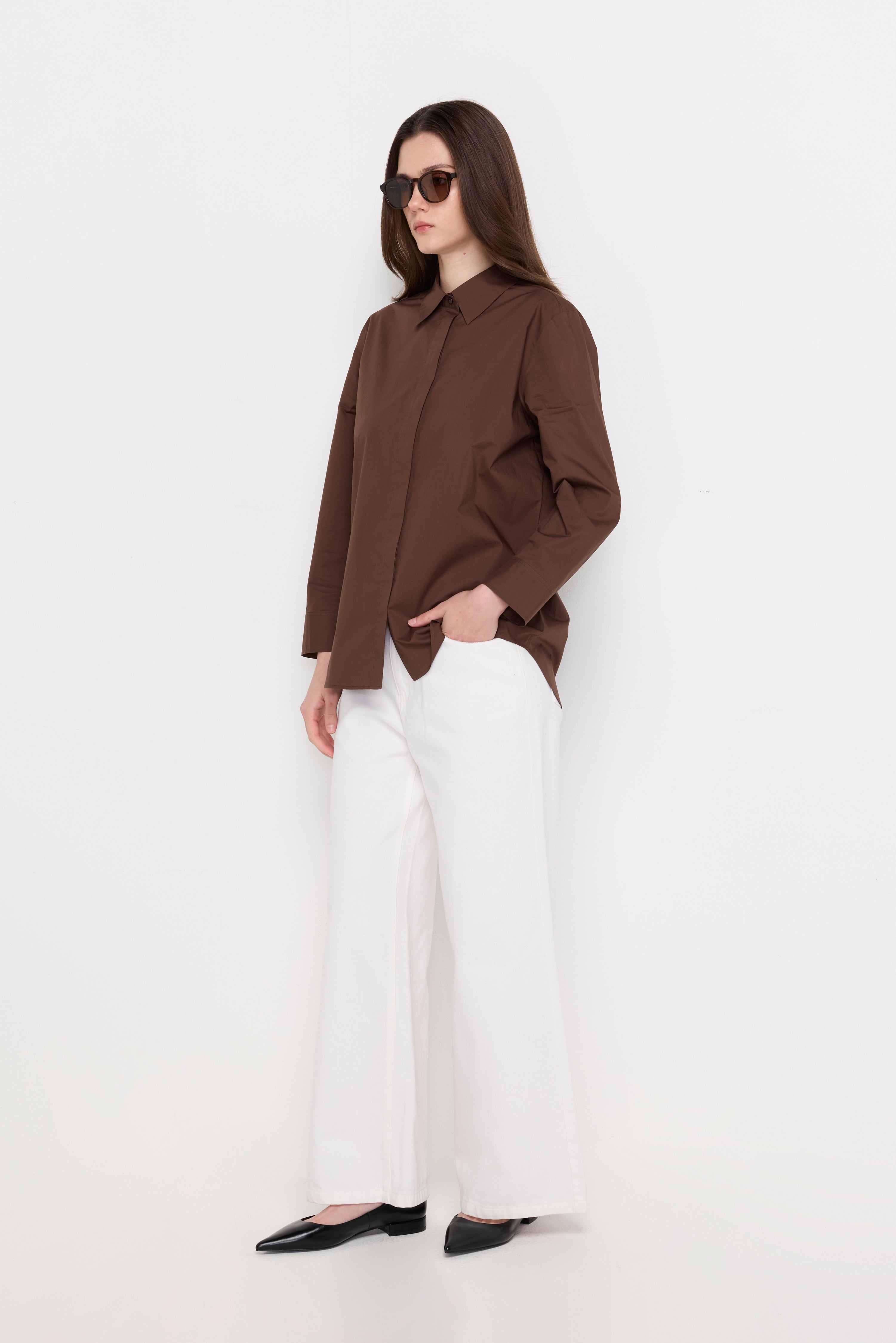 MINIMALIST POINTED-COLLAR BLOUSE