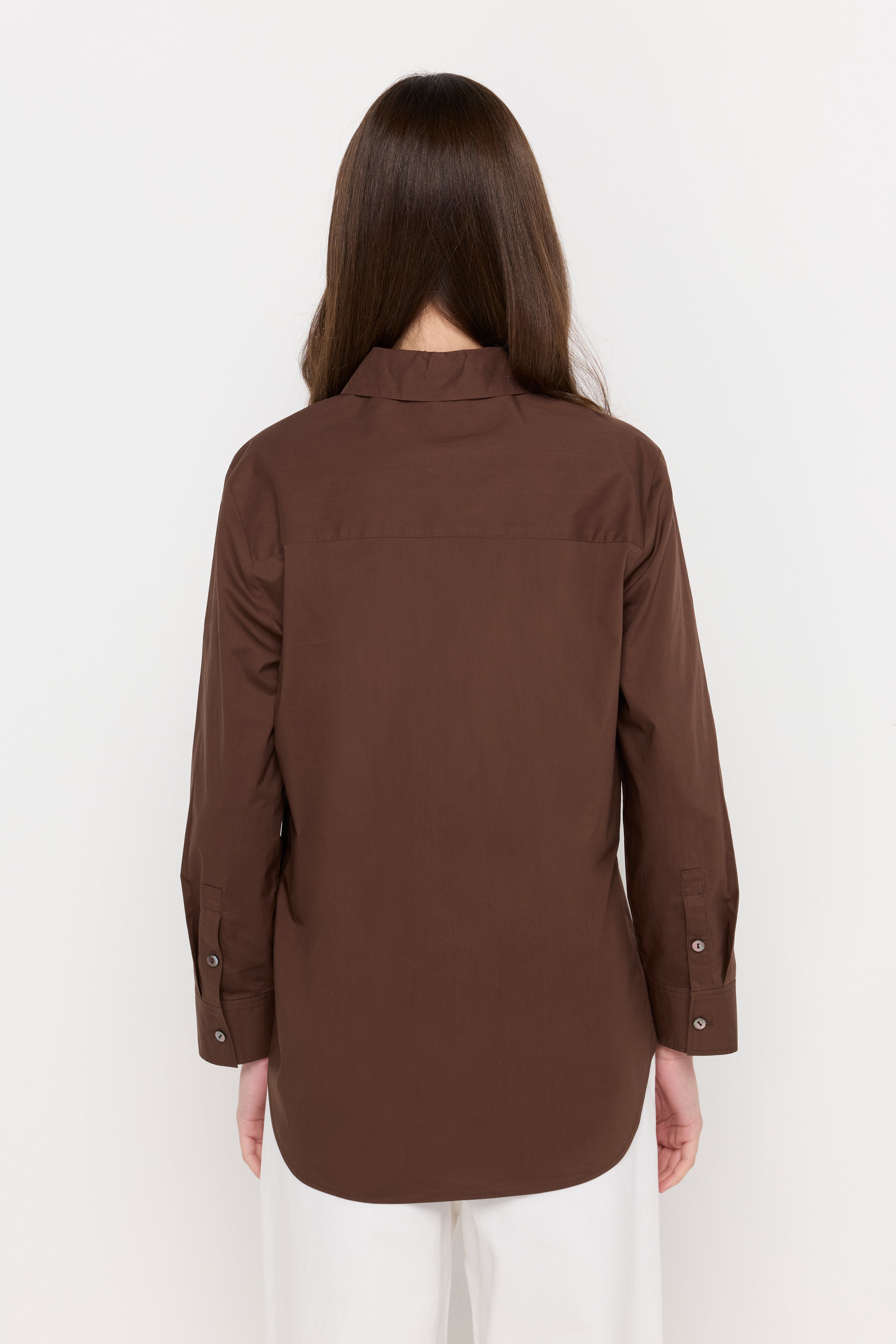 MINIMALIST POINTED-COLLAR BLOUSE