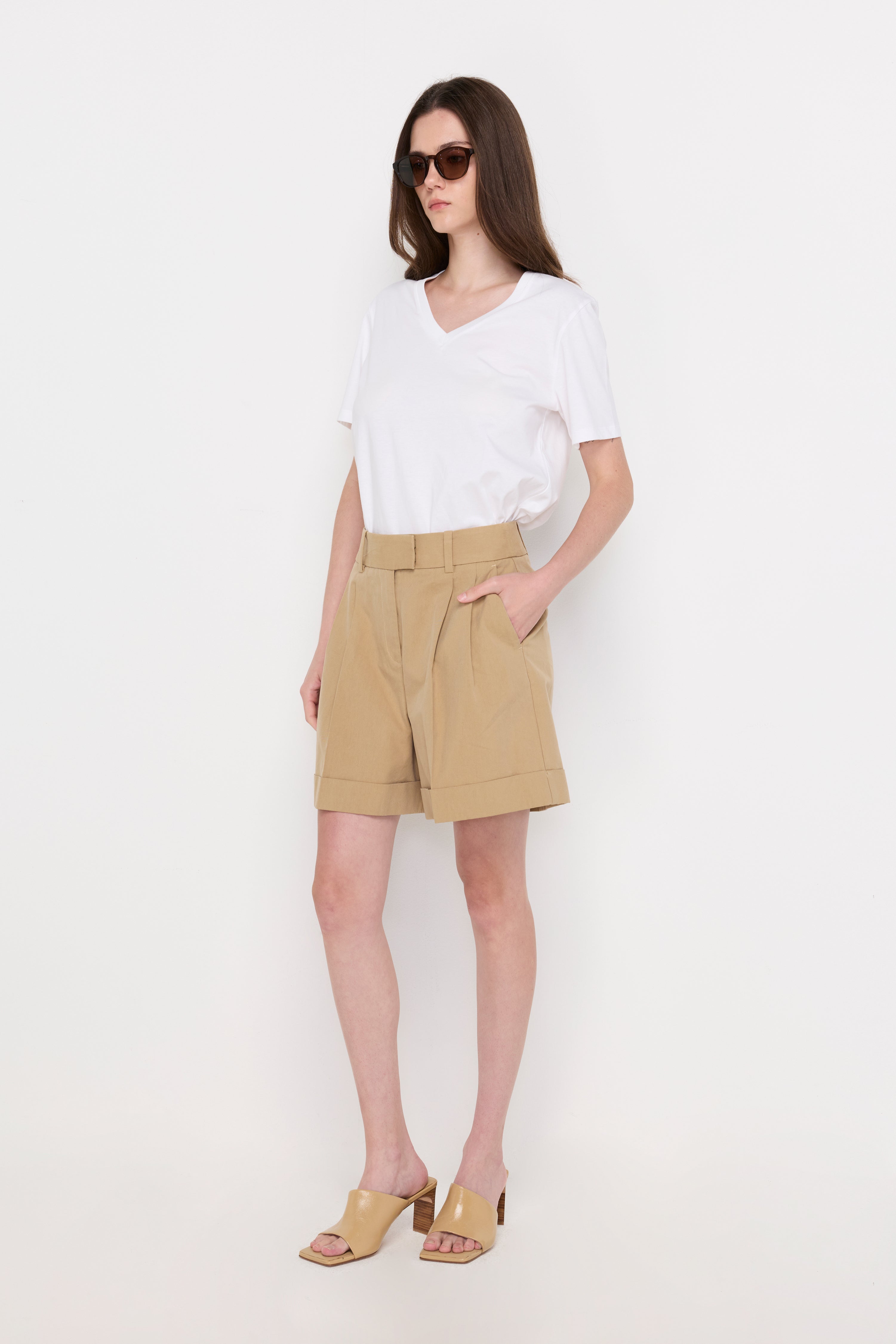 TEXTURED PLEATED WIDE-LEG SHORTS