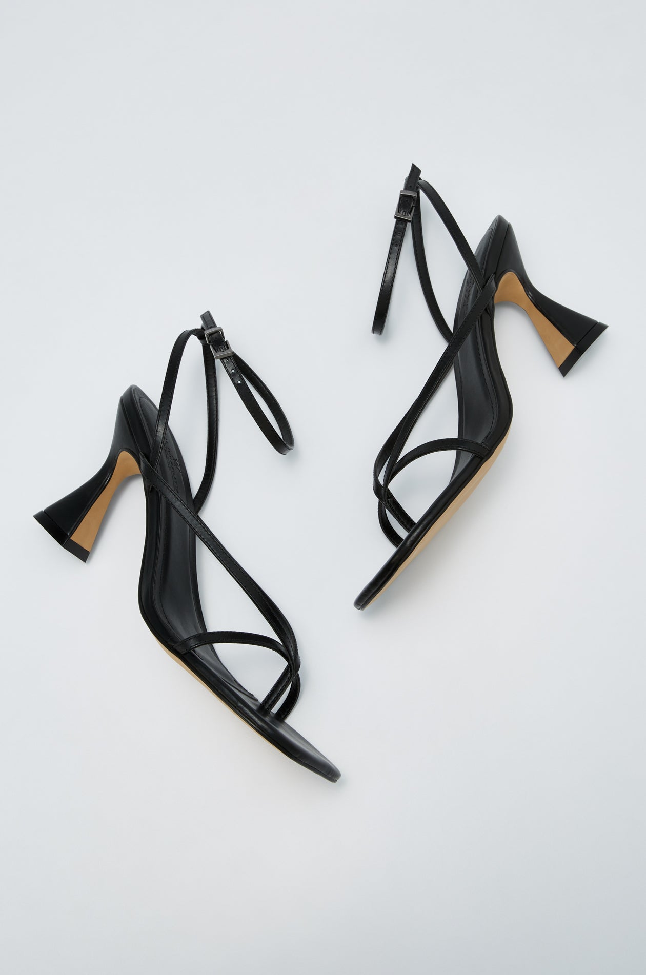 TRAPEZE HEEL WITH ANKLE STRAPS