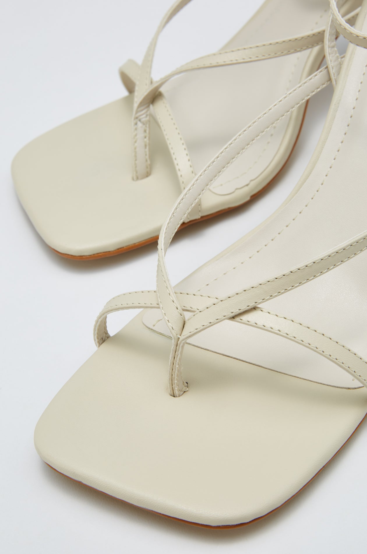 TRAPEZE HEEL WITH ANKLE STRAPS