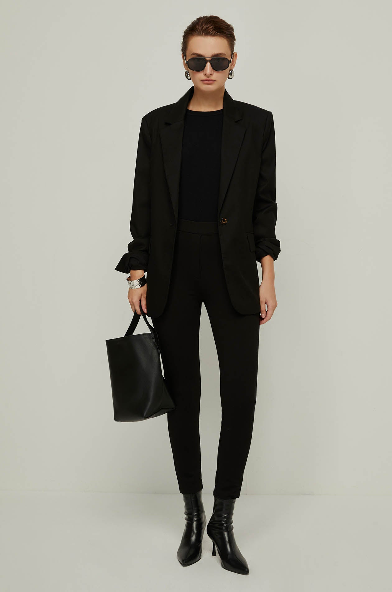 HIGH-WAISTED LEGGINGS