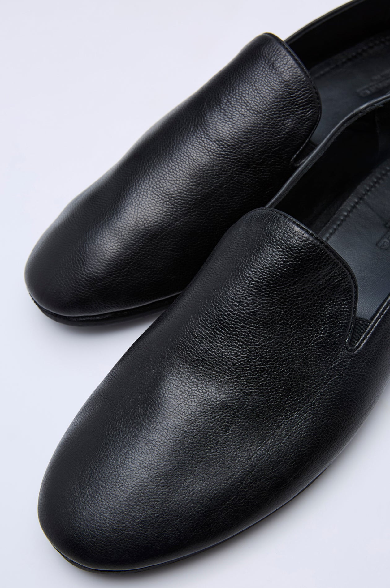 BLACK LEATHER LOAFERS