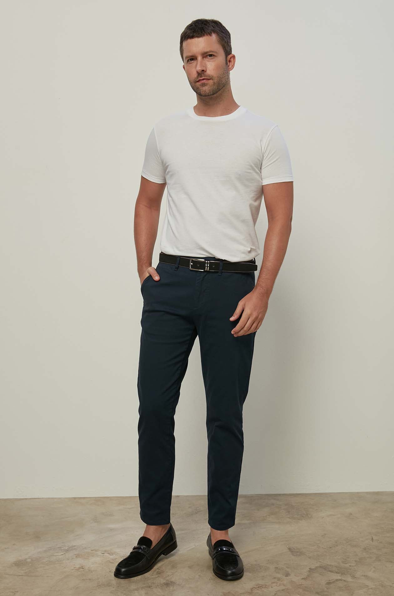 CLASSIC CHINO PANTS