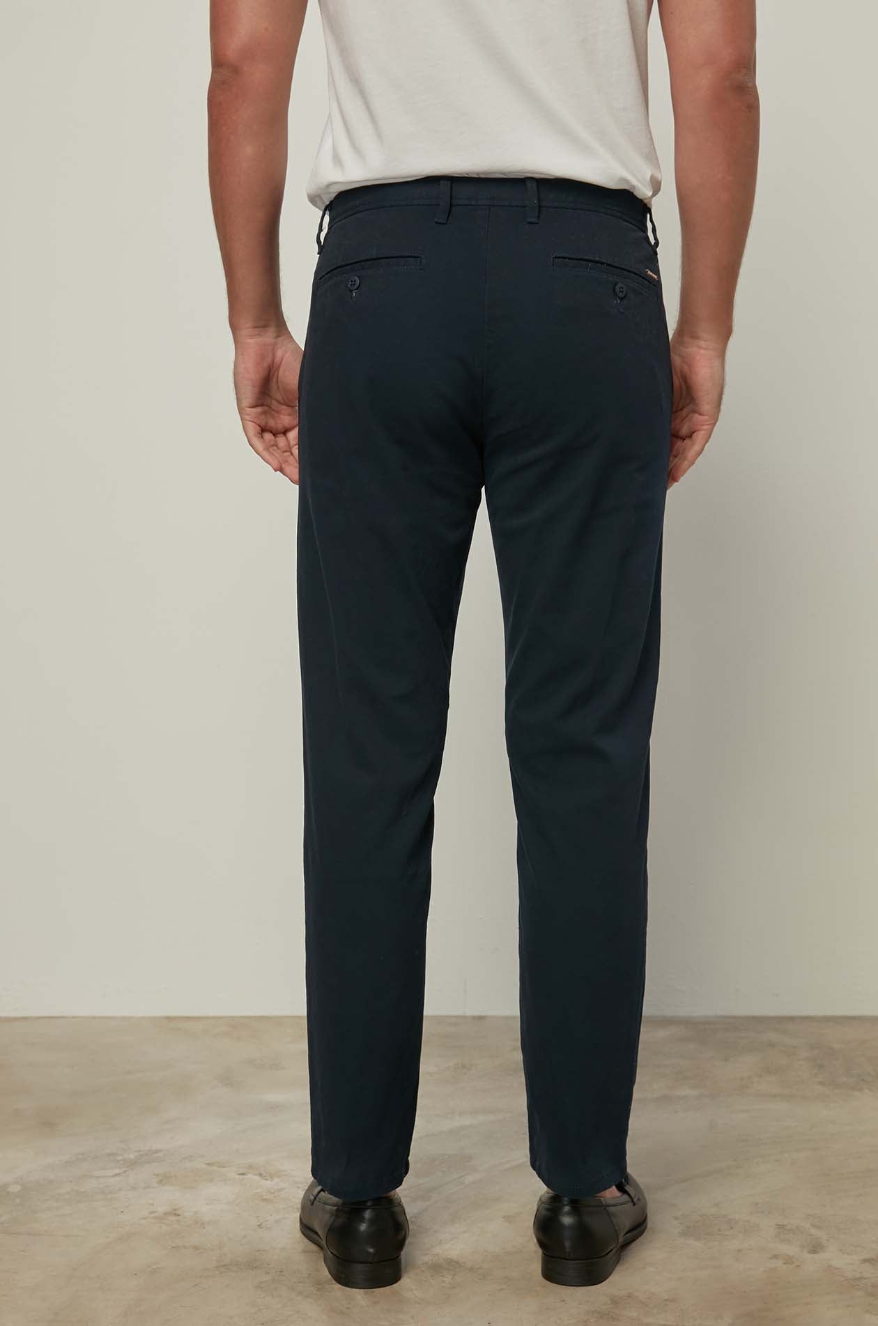 CLASSIC CHINO PANTS