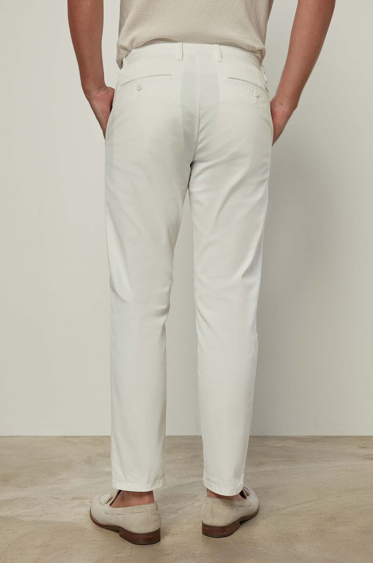CLASSIC CHINO PANTS
