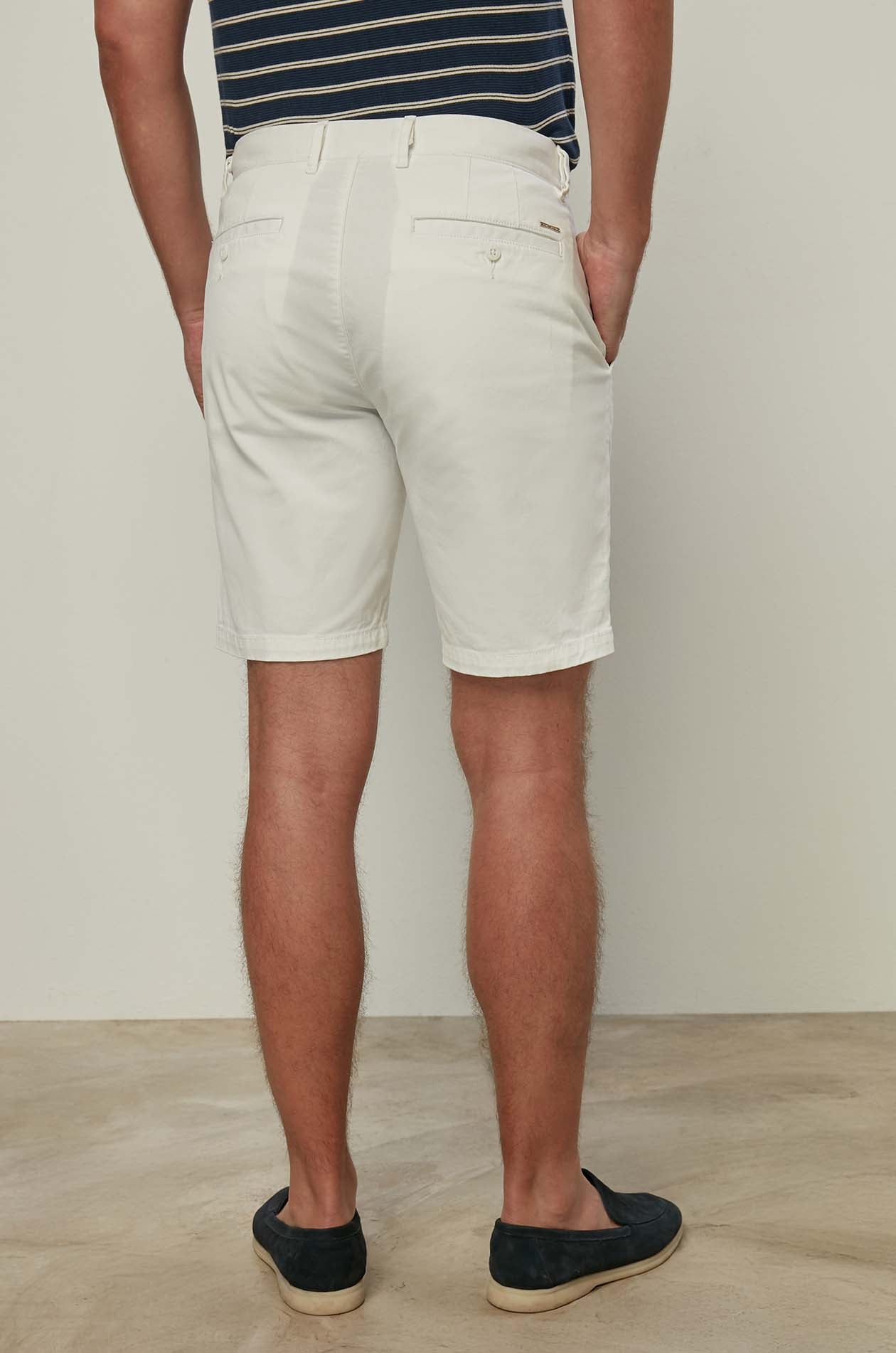 9 INCH CHINO SHORTS