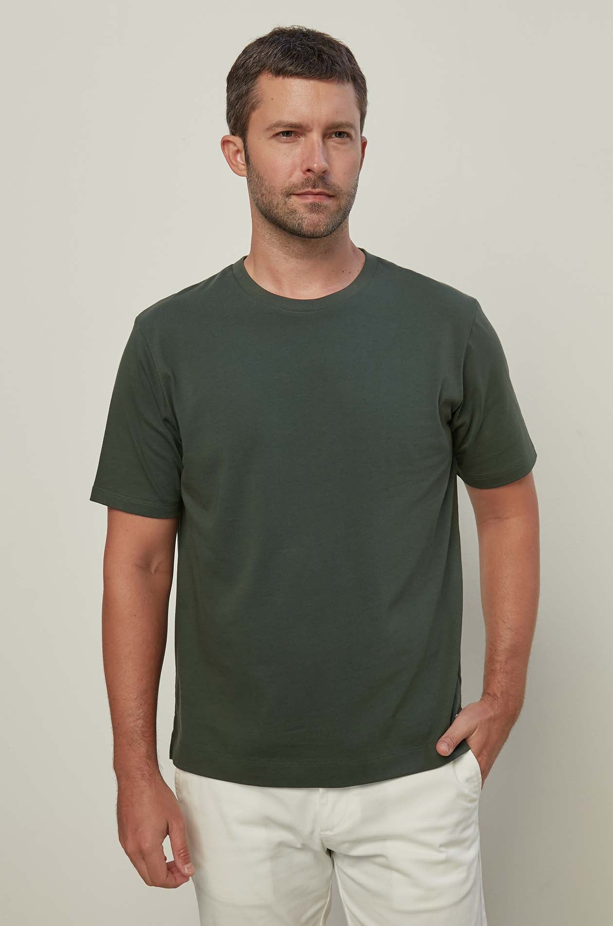 RELAXED ROUND NECK TEE