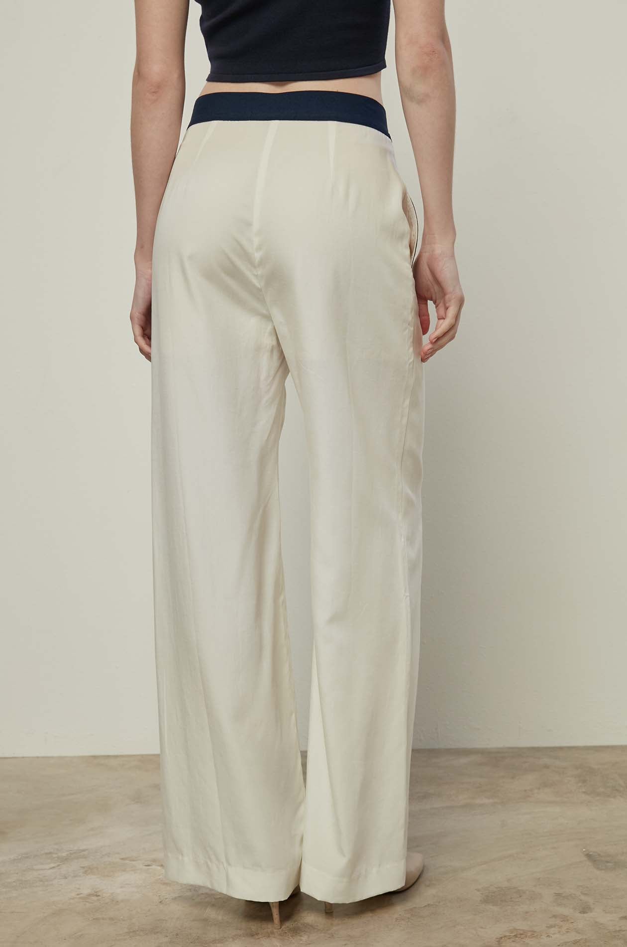 CONTRAST PANEL STRAIGHT PANTS