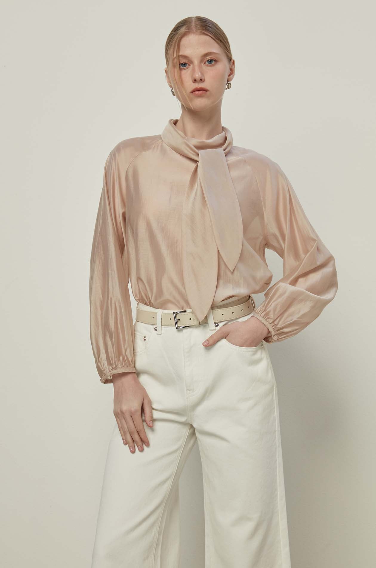 LONG SLEEVE TIE-NECK BLOUSE