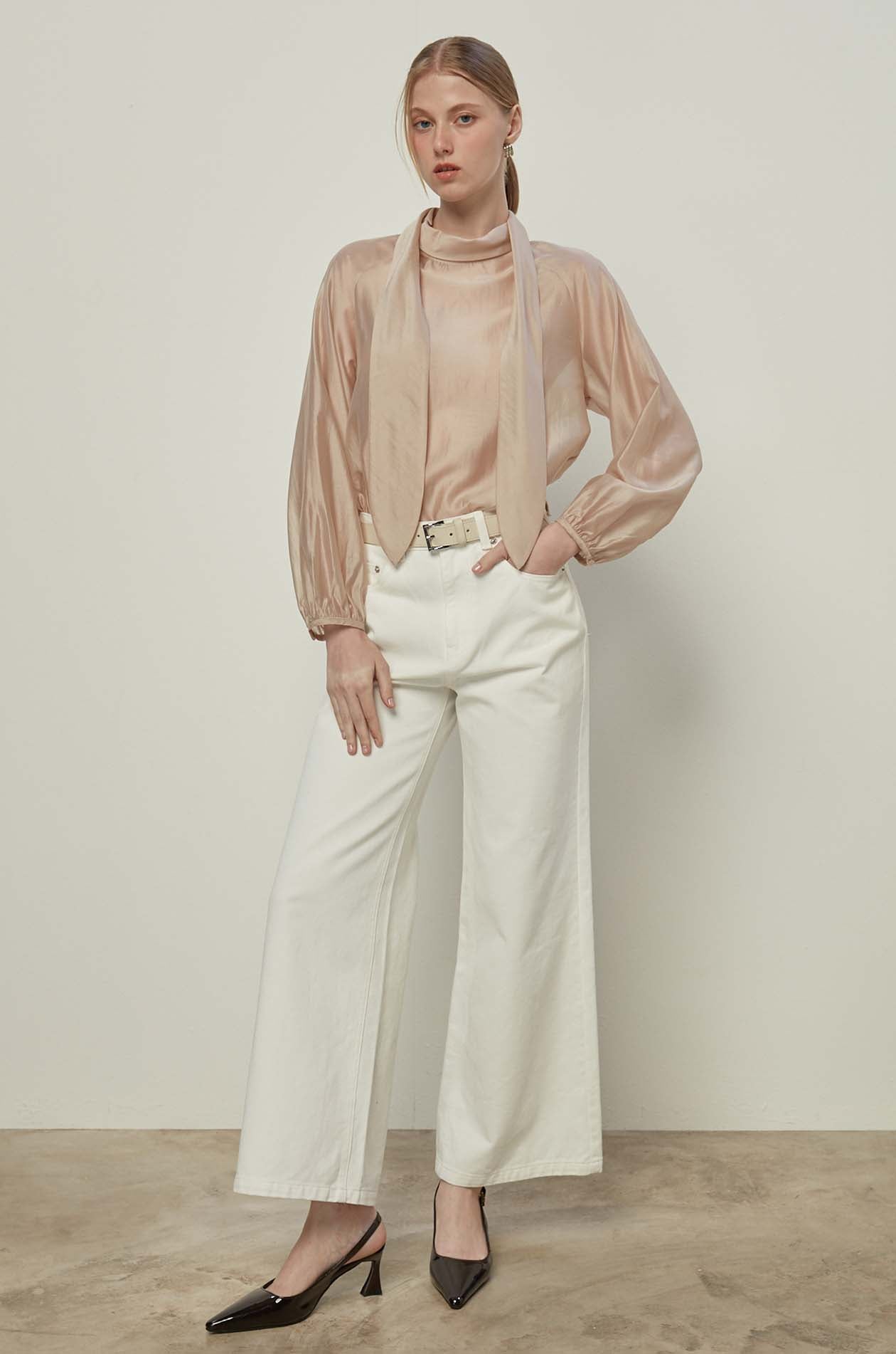 LONG SLEEVE TIE-NECK BLOUSE