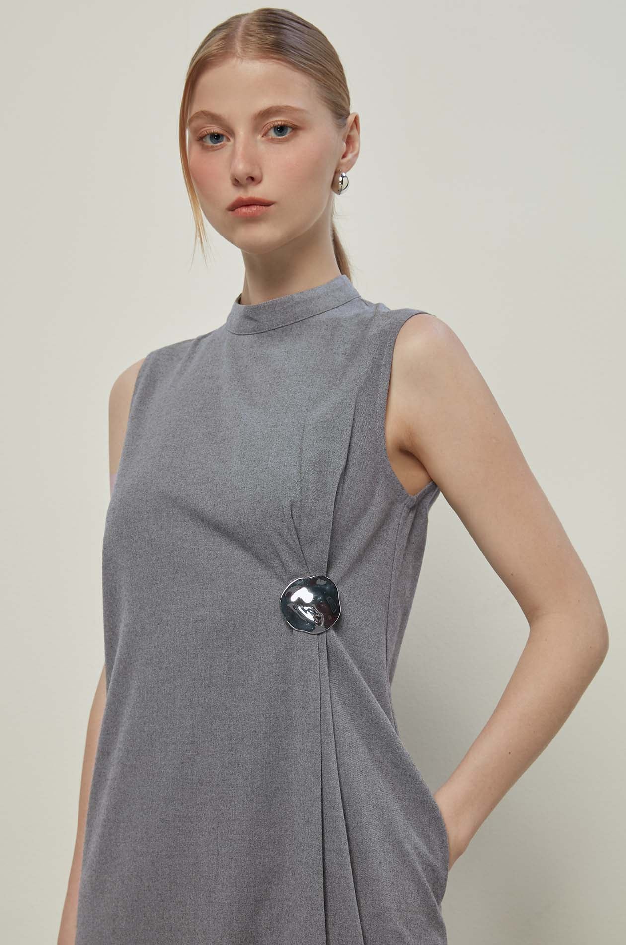 SLEEVELESS MIDI DRESS