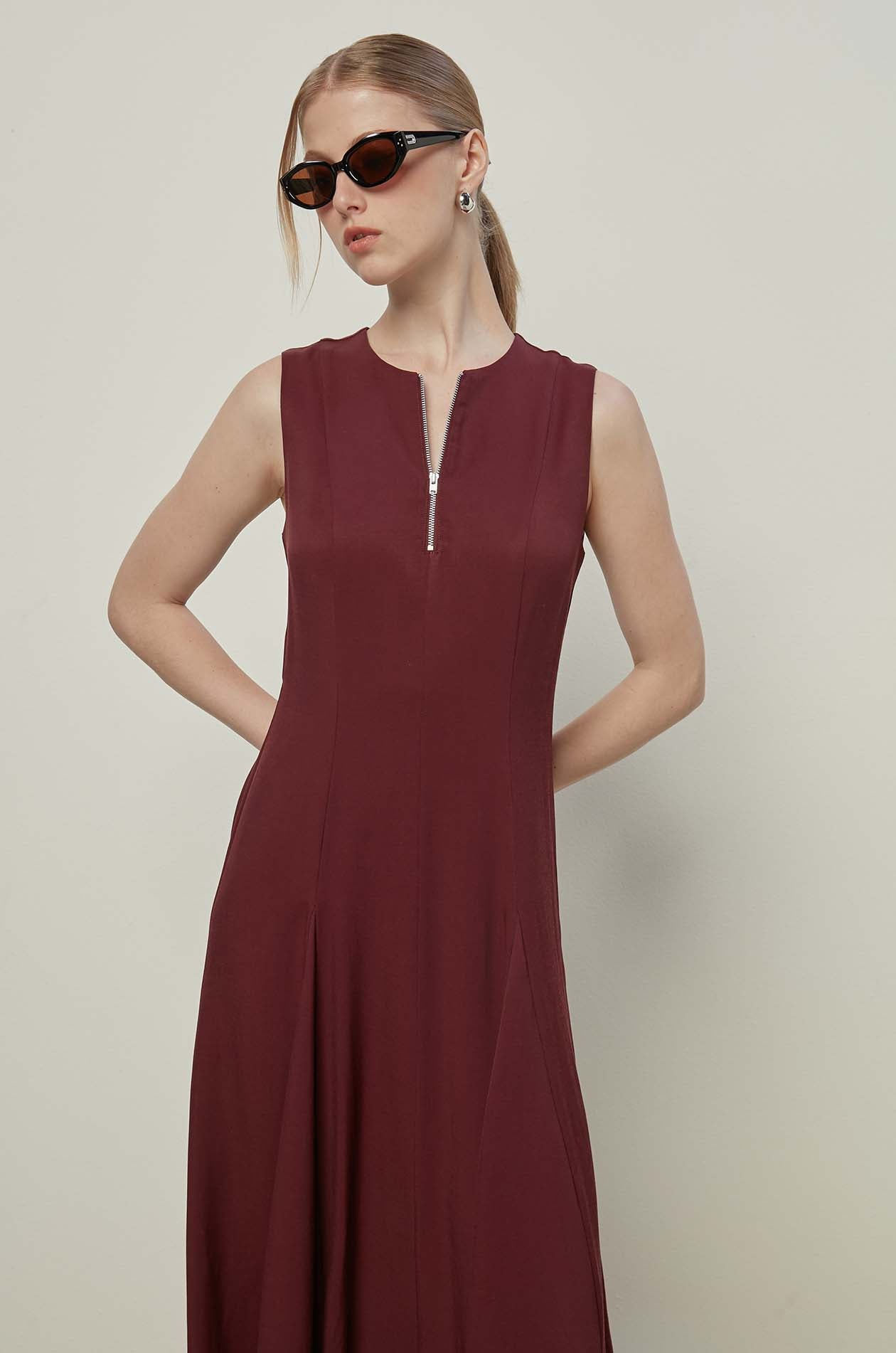 SLEEVELESS ZIP-FRONT MIDI DRESS
