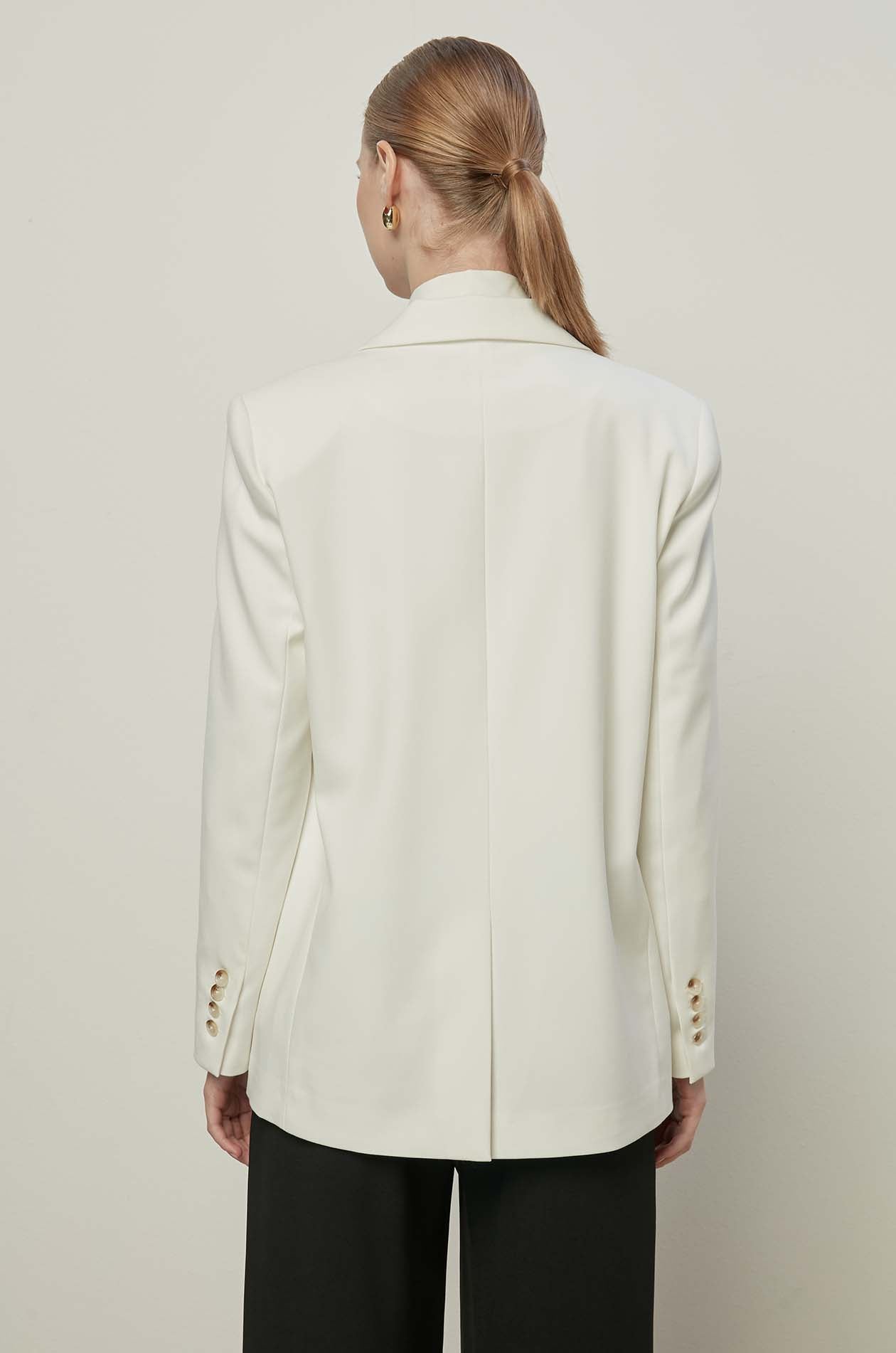 CLASSIC SINGLE-BREASTED BLAZER