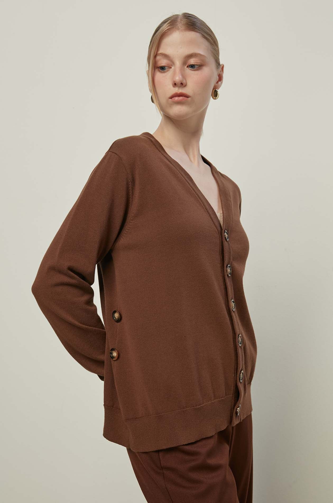 LONG SLEEVE KNITTED CARDIGAN